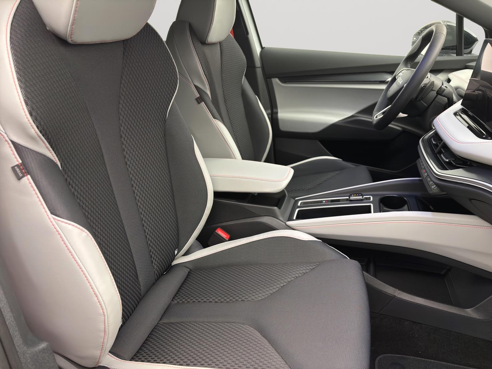 Skoda Elroq 85 FIRST EDITION MAXX AHK pACC 21 NAV WÄRMEP. MATRIX