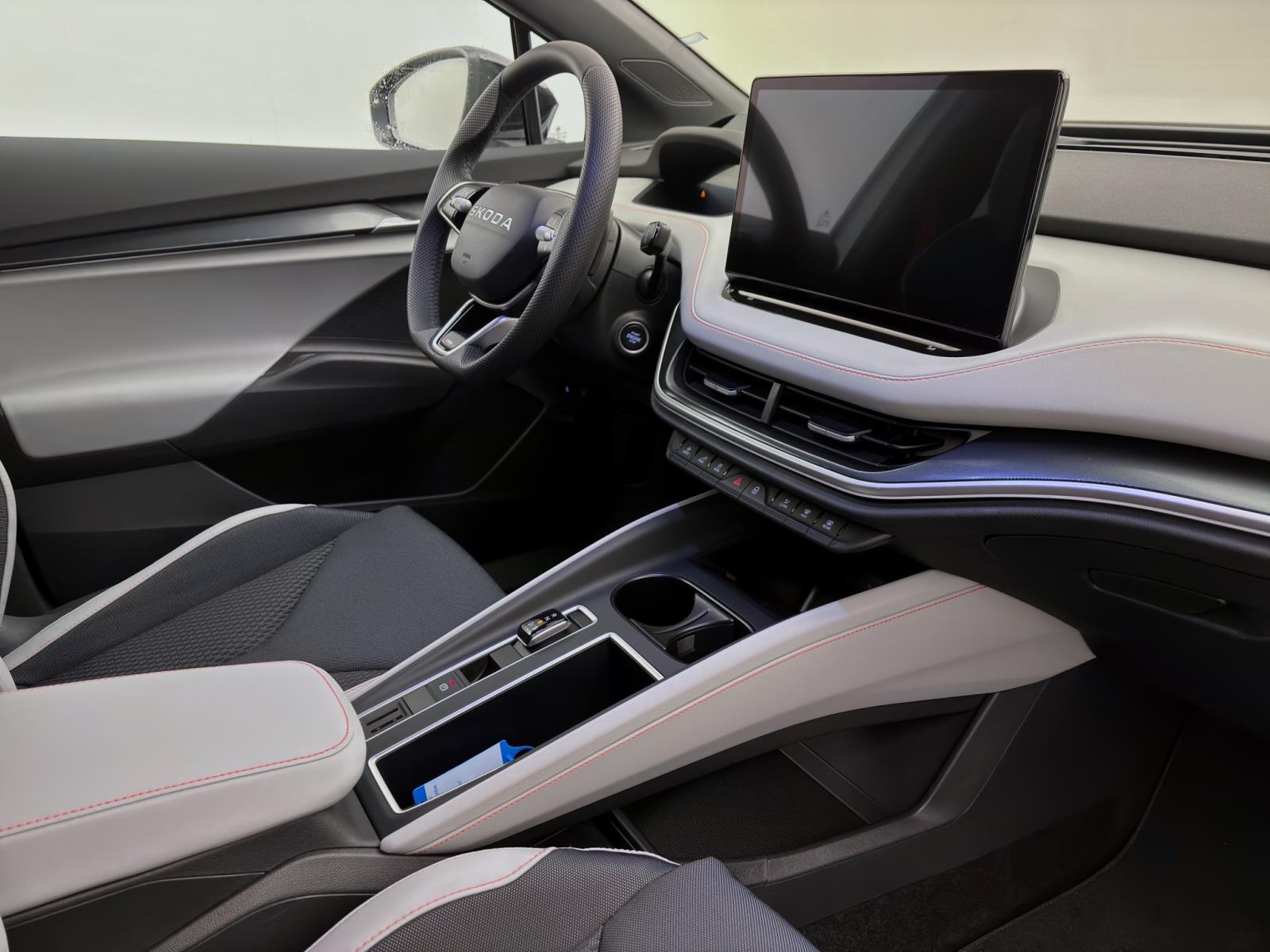 Skoda Elroq 85 FIRST EDITION MAXX AHK pACC 21 NAV WÄRMEP. MATRIX