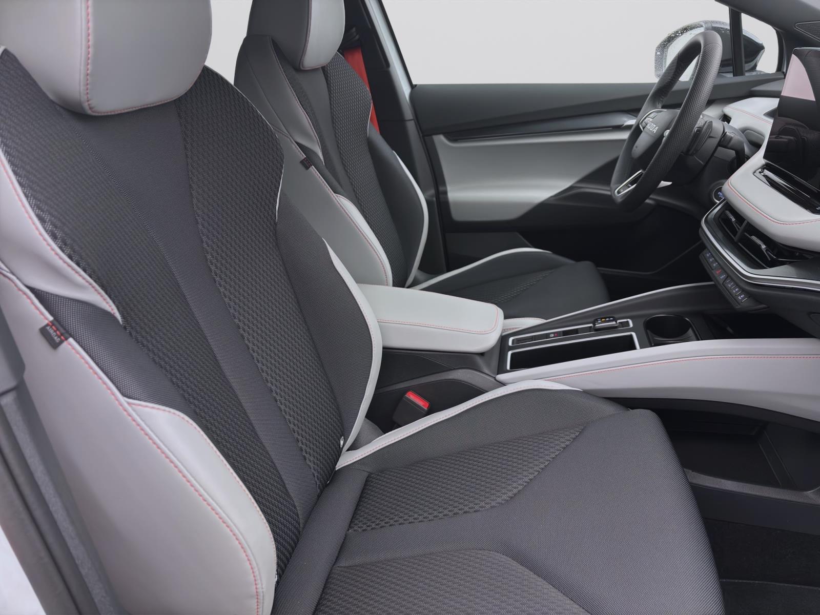 Skoda Elroq 85 FIRST EDITION MAXX AHK pACC 21 NAV WÄRMEP. MATRIX