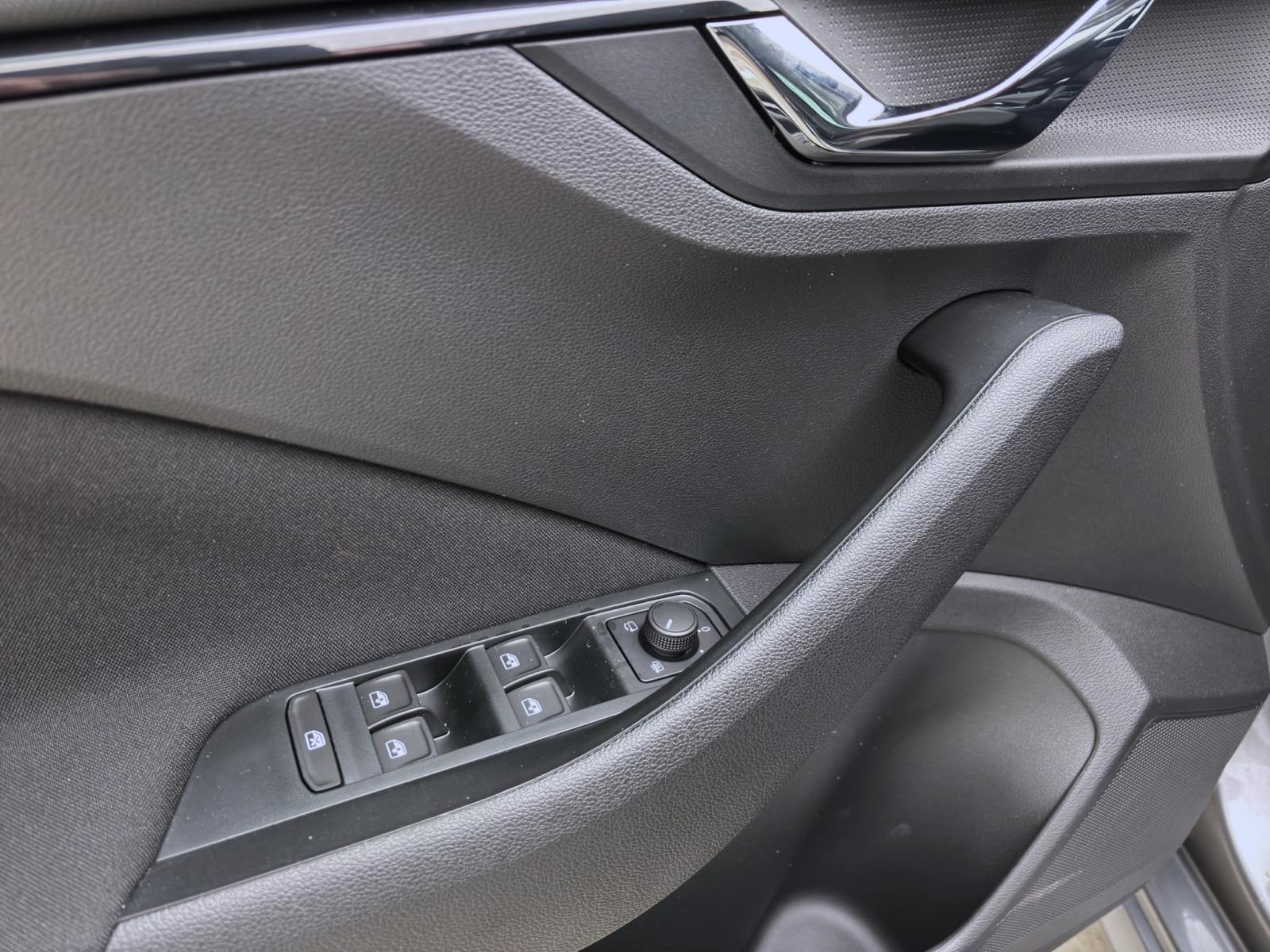 Skoda Kamiq SELECTION NAV WINTER+ LED PDC SMARTL. 16