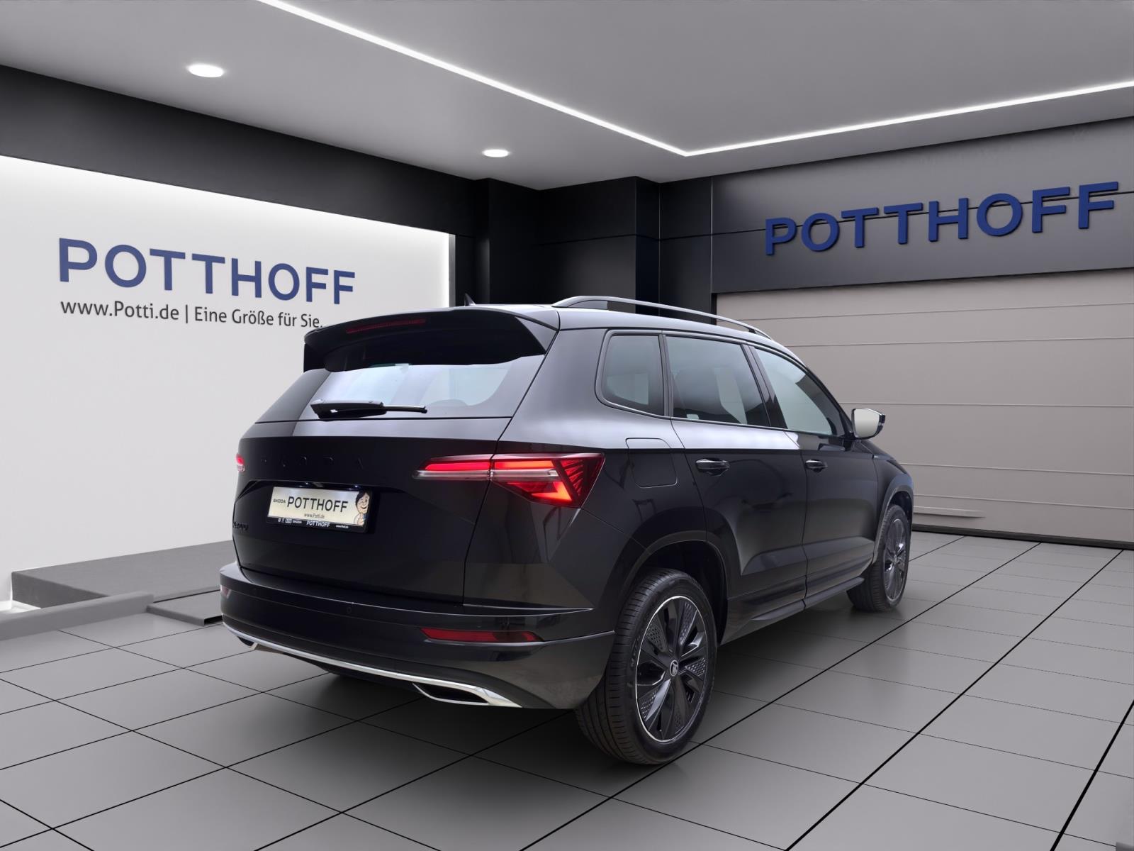 Bild 4: Skoda Karoq SPORTLINE AHK NAV KAM pACC DCC 18 ASSISTENZ+
