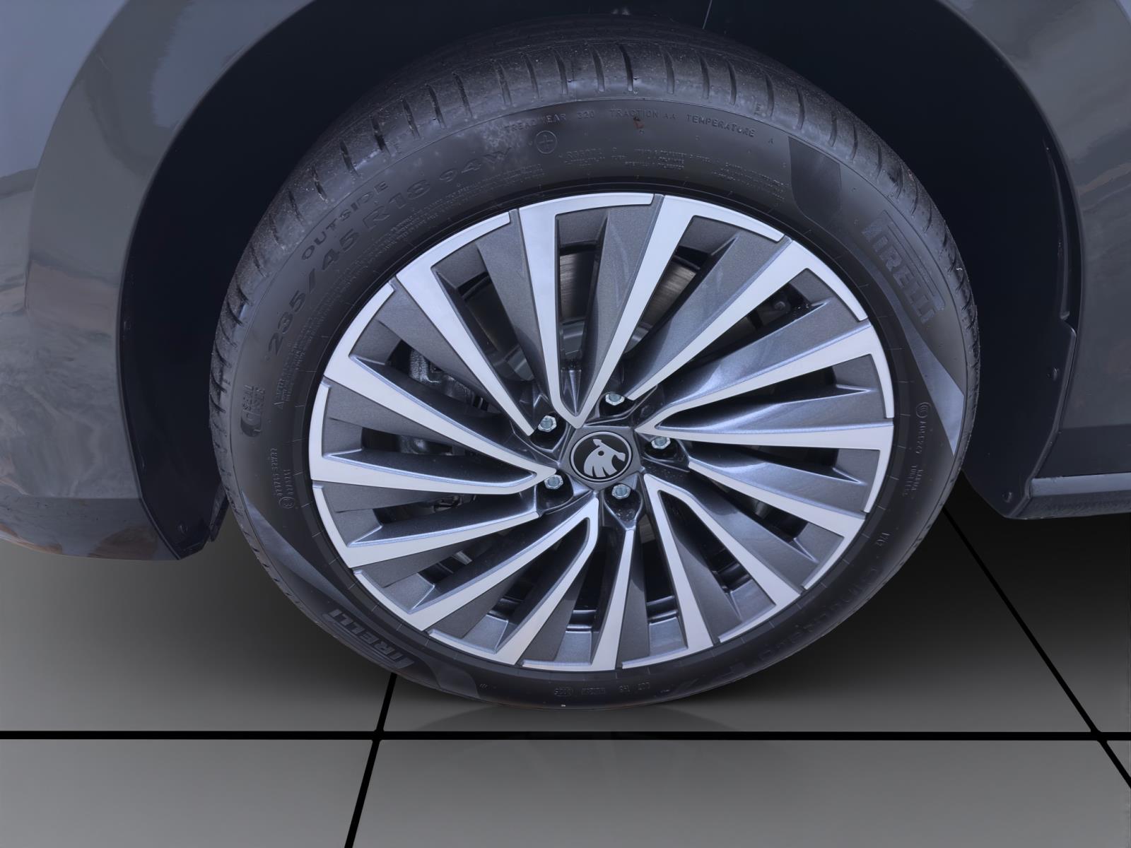 Skoda Superb COMBI iV L&K AHK pACC NAV HEAD-UP CANTON KAM
