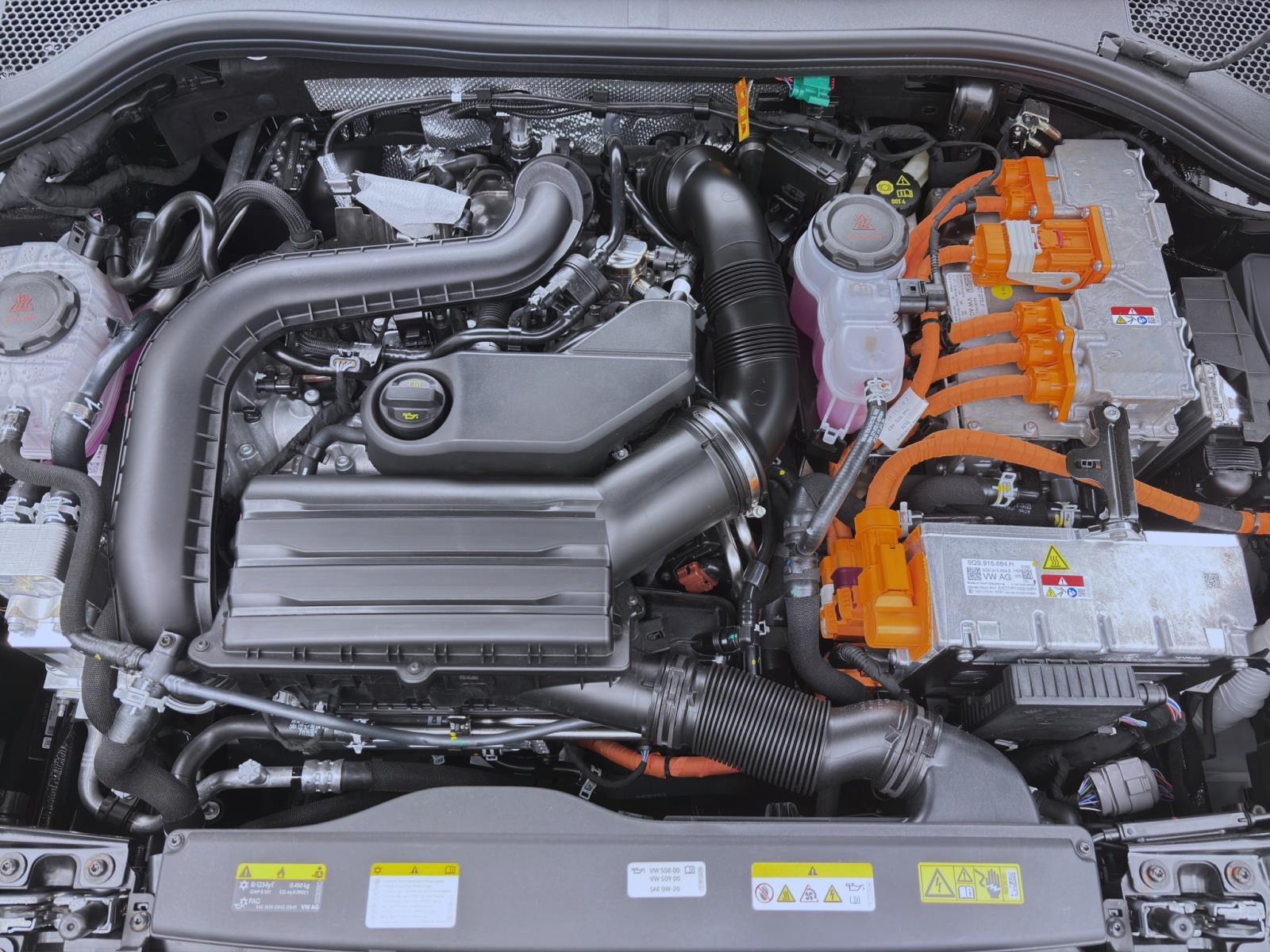 Skoda Superb COMBI iV L&K AHK pACC NAV HEAD-UP CANTON KAM