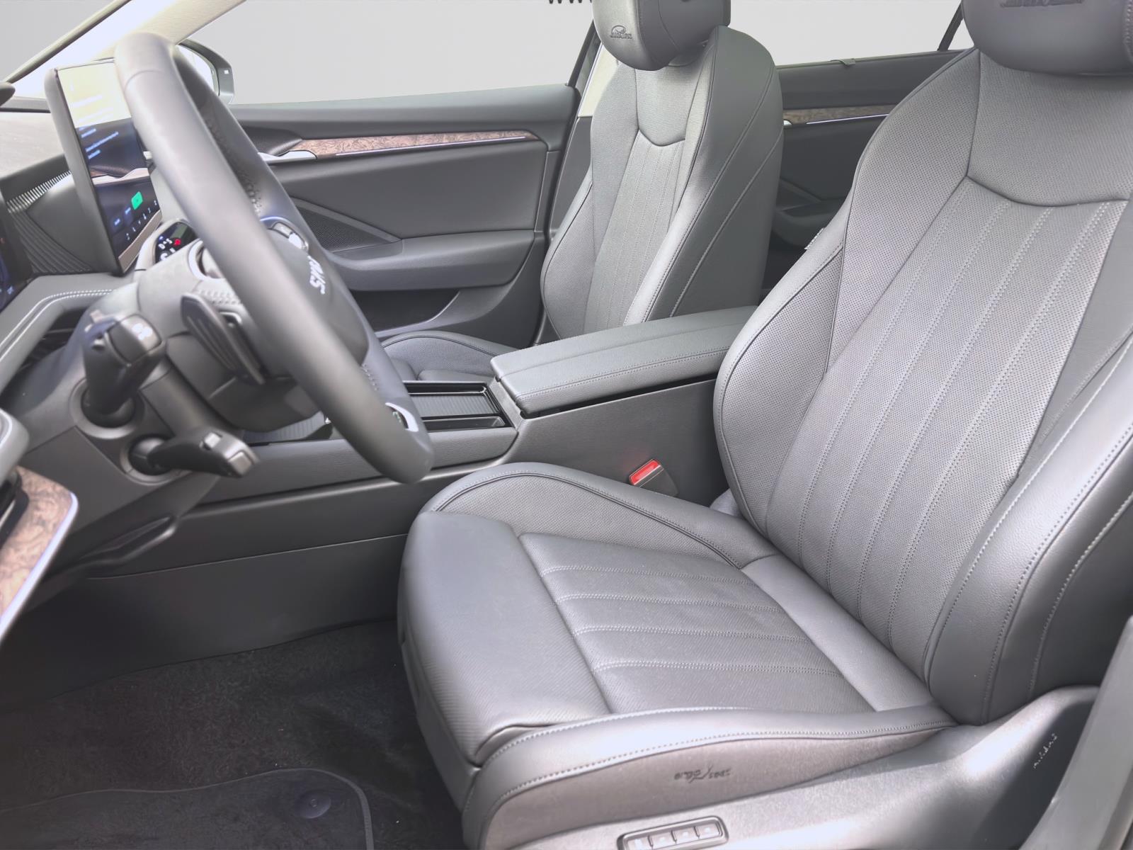 Skoda Superb COMBI iV L&K AHK PANO 19 NAV DCC ASSISTENZ+ CANTON