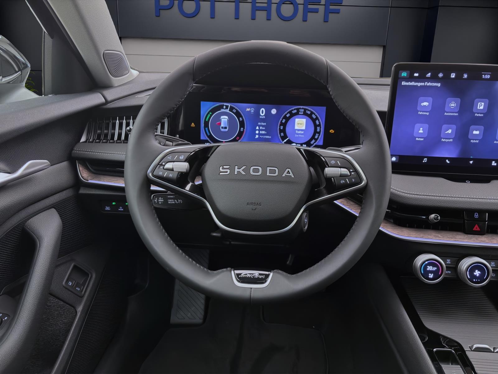 Skoda Superb COMBI iV L&K AHK PANO 19 NAV DCC ASSISTENZ+ CANTON