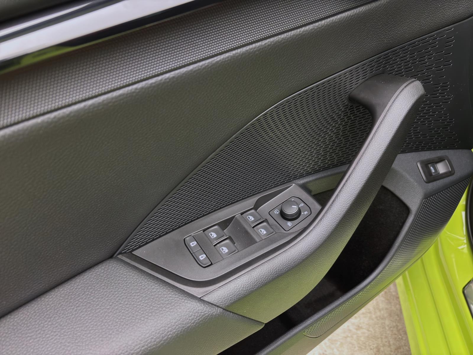 Skoda Octavia COMBI RS DSG pACC NAV MATRIX KAM 18 WINTER-P.