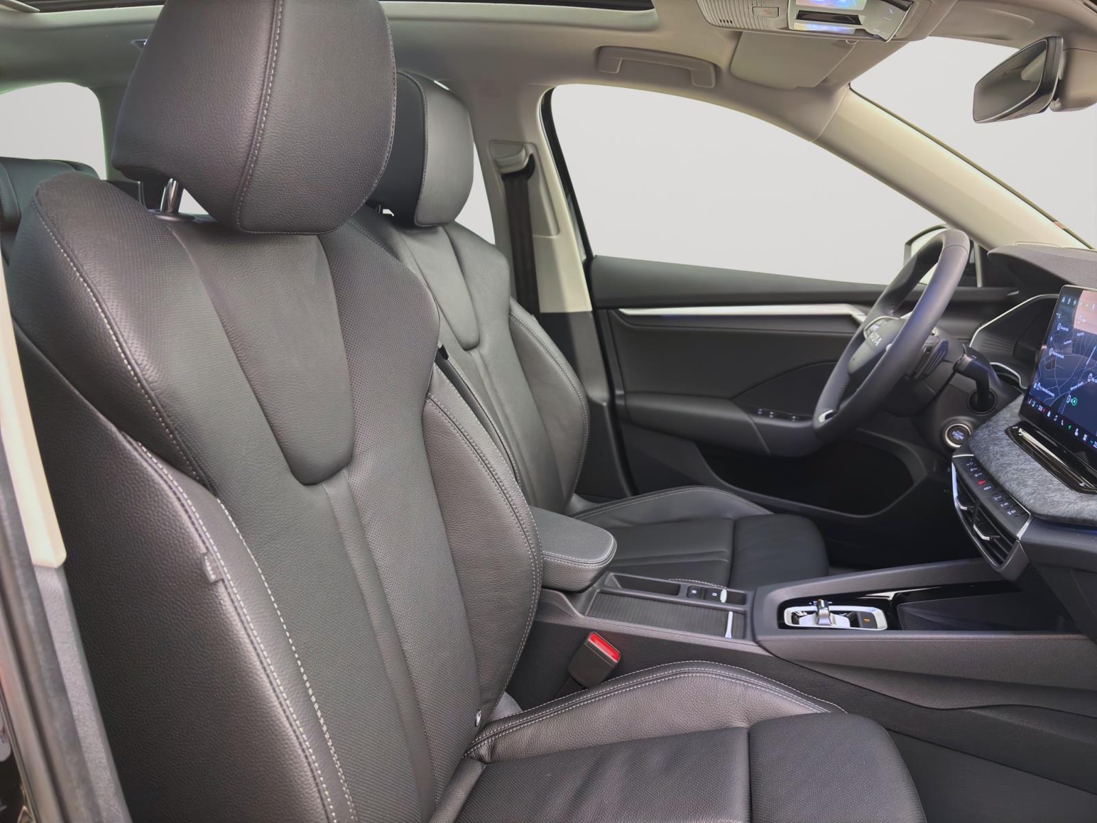 Skoda Octavia COMBI SELECTION AHK PANO STANDH HEAD-UP 360° 18 CANTON
