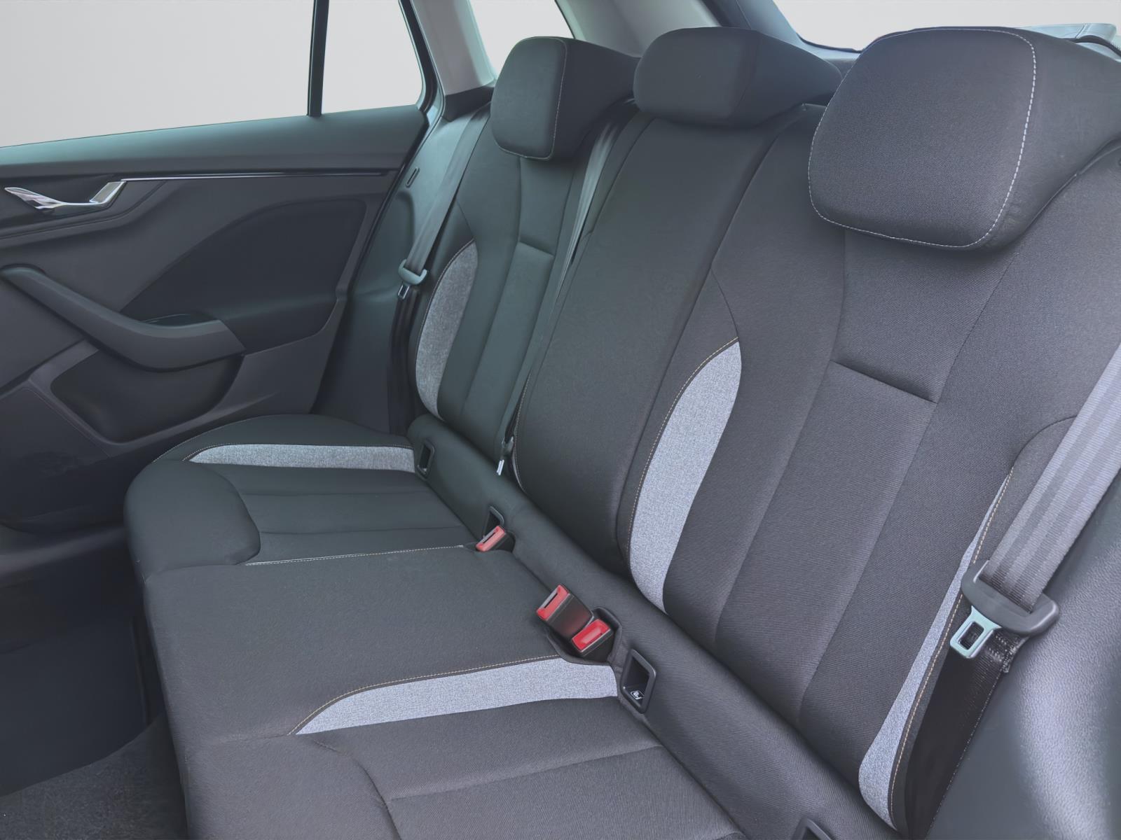 Skoda Kamiq TOUR DSG AHK NAV KAM pACC ASSISTENZ+