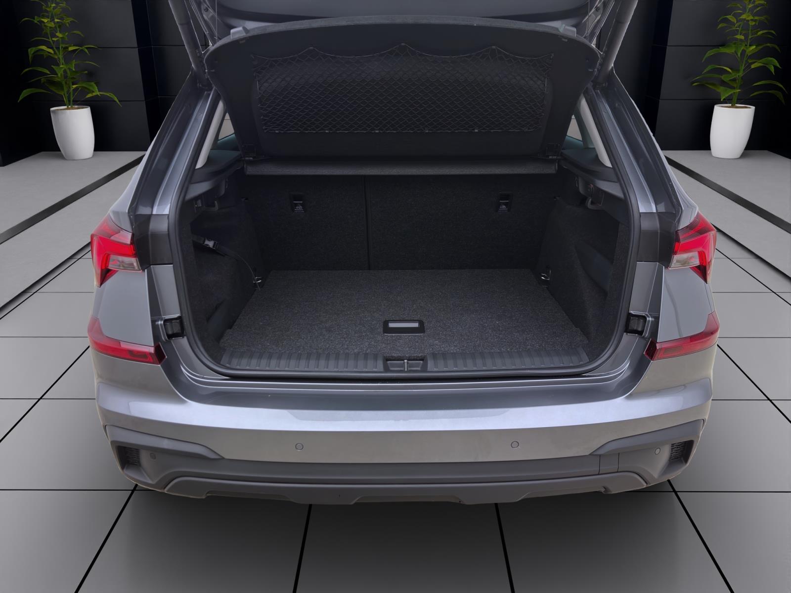 Skoda Kamiq TOUR DSG AHK KAM NAV SHZ ASSISTENZ+