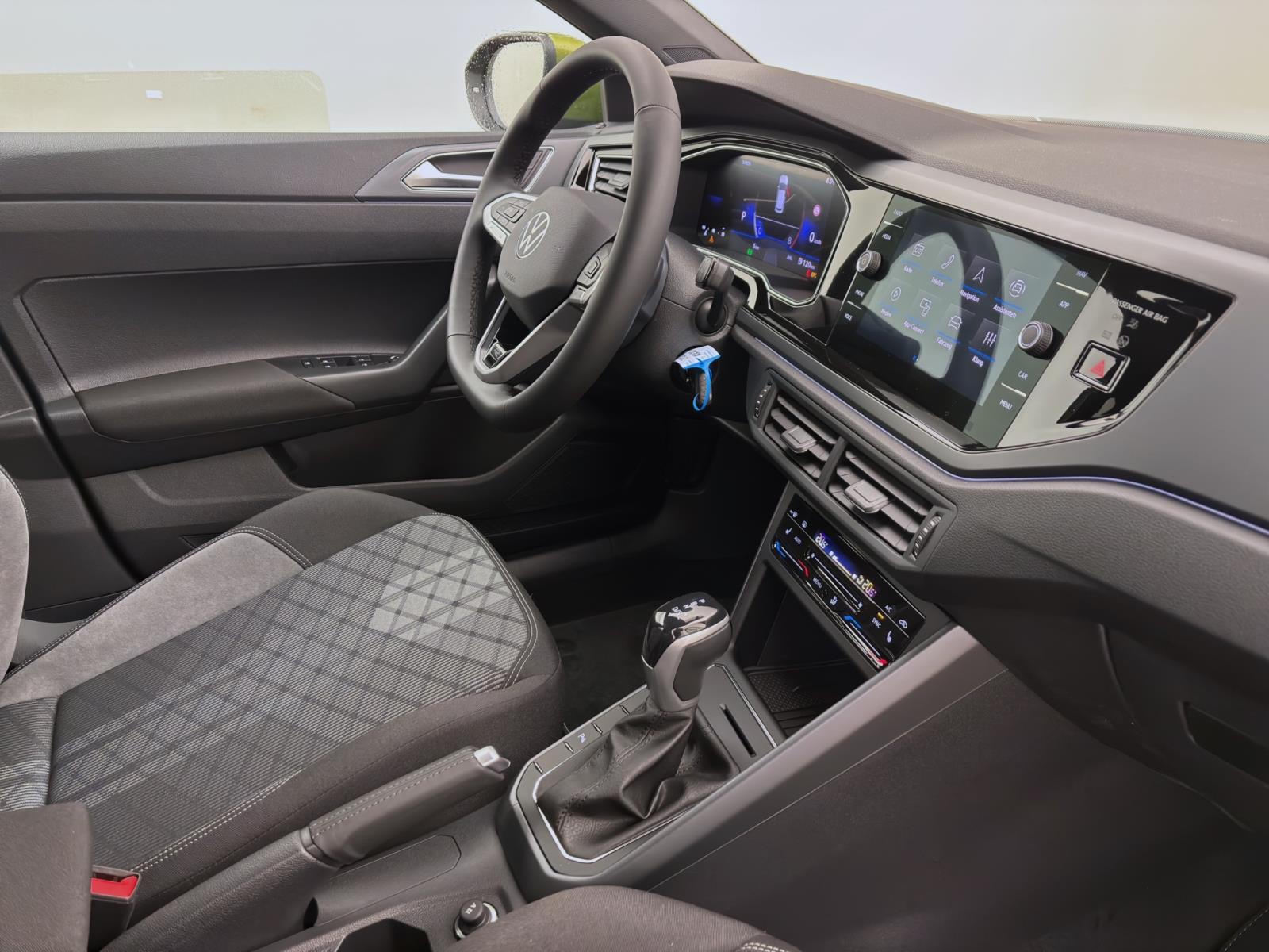 Volkswagen Taigo 1.0 TSI DSG R-LINE PDC MATRIX KAMERA ACC