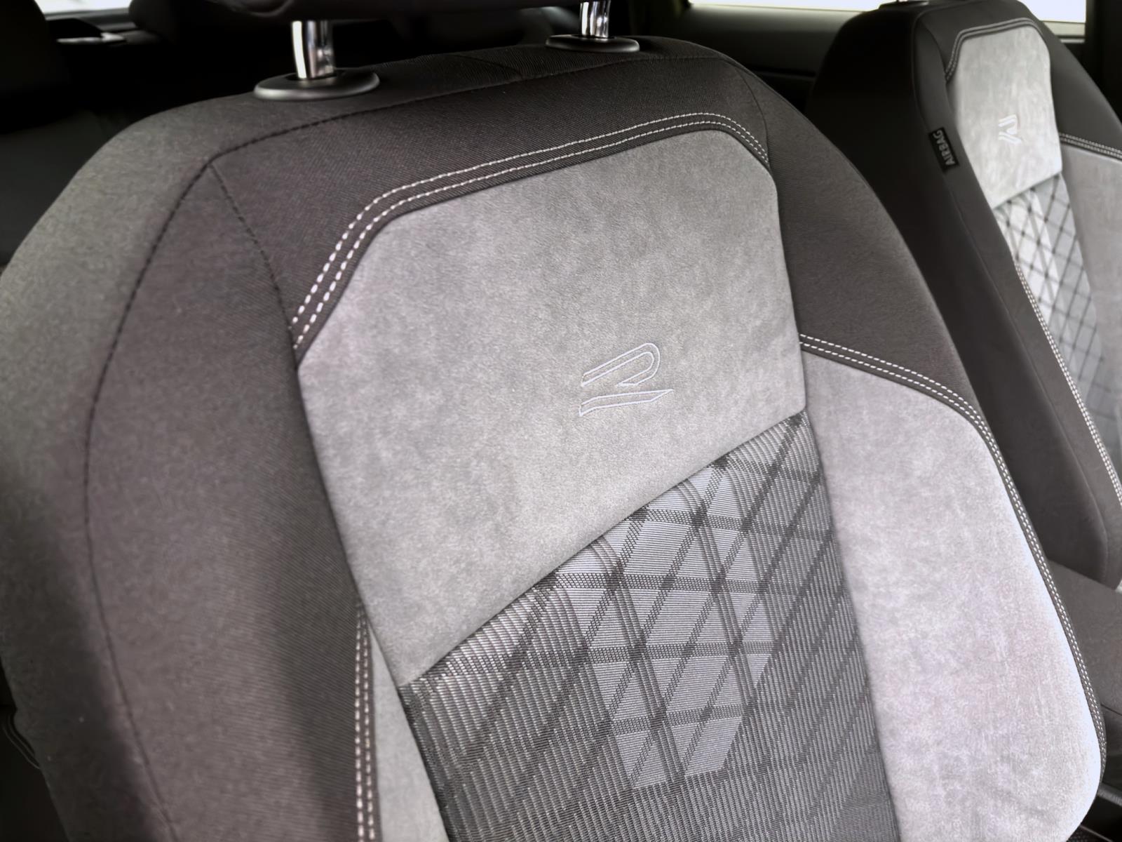Volkswagen Taigo 1.0 TSI DSG R-LINE PDC MATRIX KAMERA ACC