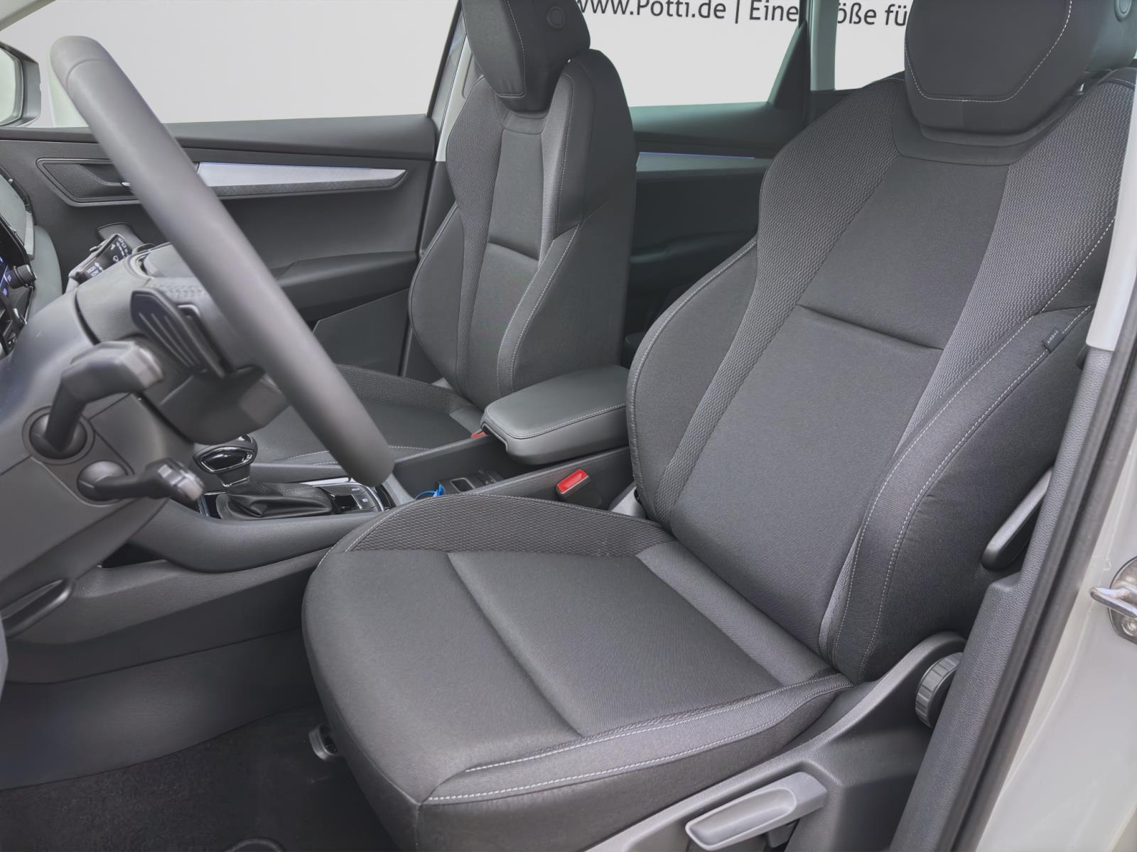 Skoda Karoq TOUR DSG AHK NAV KAM MATRIX ASSISTENZ+
