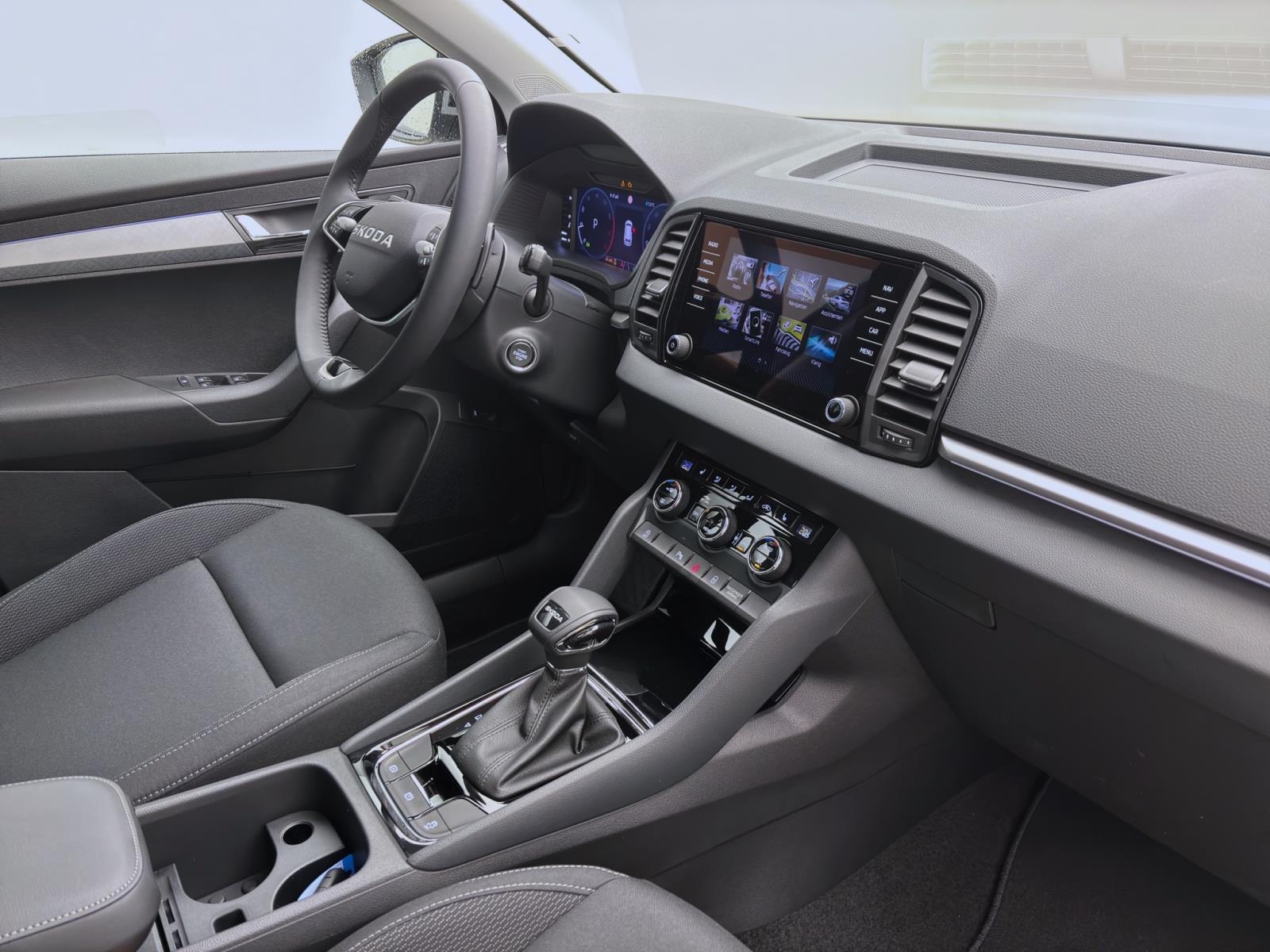 Skoda Karoq TOUR DSG AHK NAV KAM MATRIX ASSISTENZ+