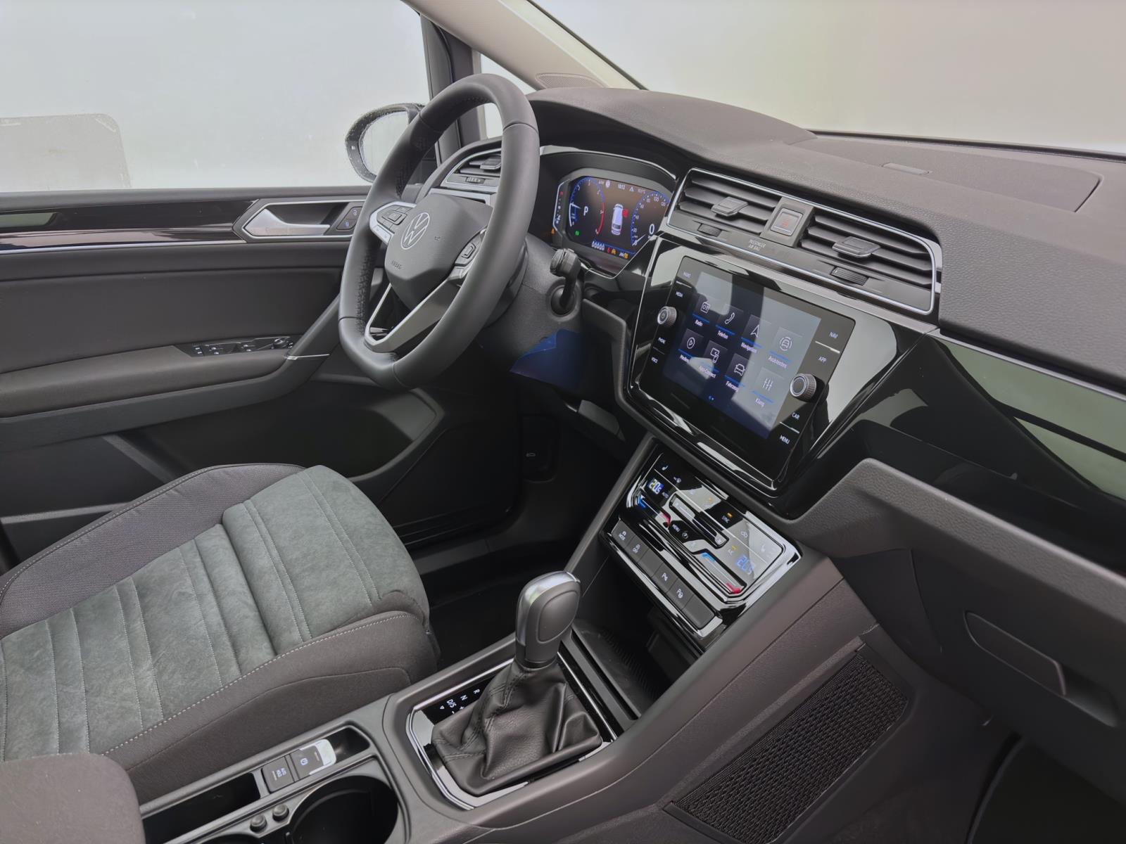 Volkswagen Touran 2.0 TDI DSG HIGHLINE STDHZG AHK PANO