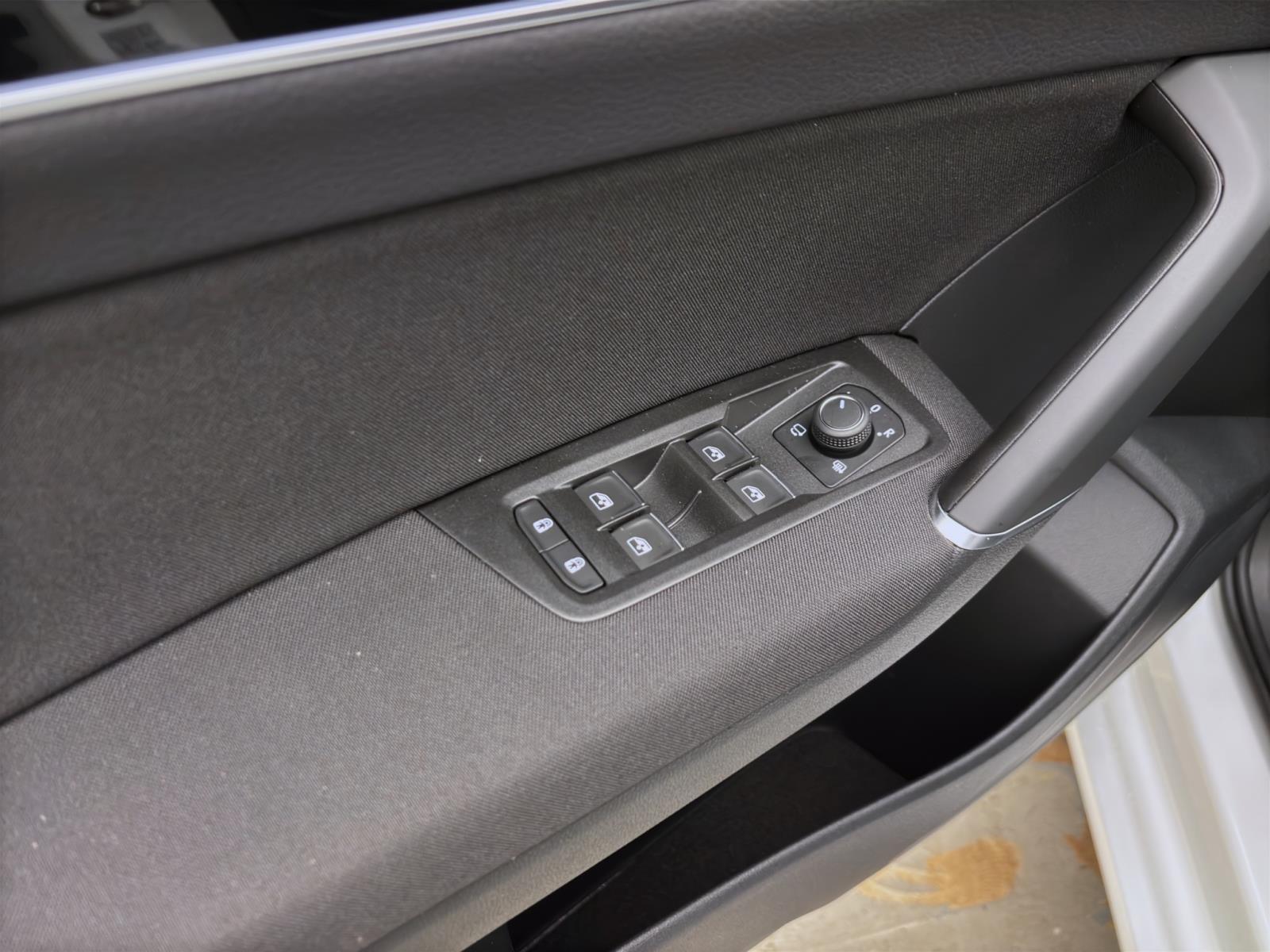 Volkswagen Touran 1.5 TSI DSG HIGHLINE STDHZG AHK PANO