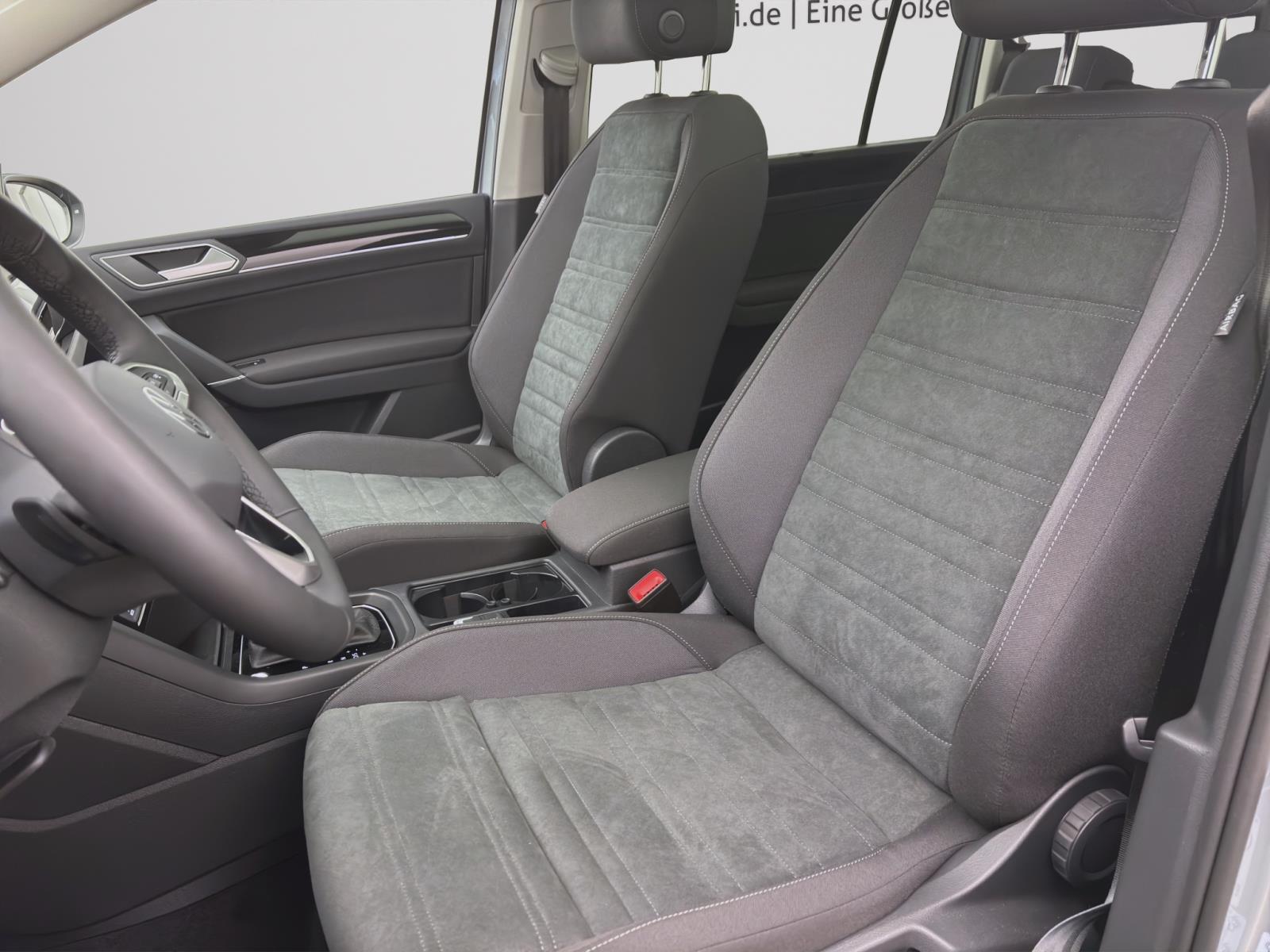 Volkswagen Touran 2.0 TDI DSG HIGHLINE STDHZG AHK PANO