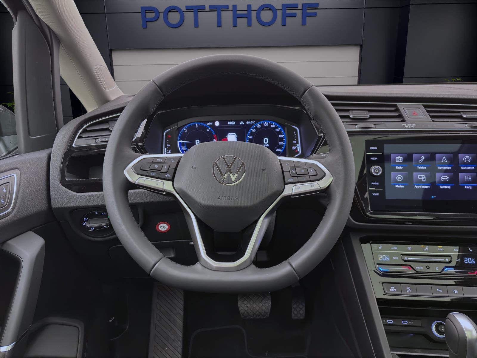 Volkswagen Touran 2.0 TDI DSG HIGHLINE STDHZG AHK PANO