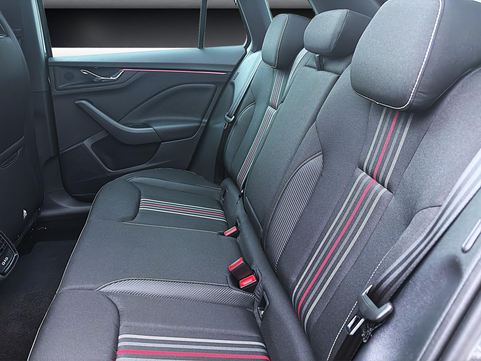 Bild 13: Skoda Kamiq MONTE CARLO DSG AHK PANO NAV 18 WINTER+ KOMFORT+ ASSISTENZ+