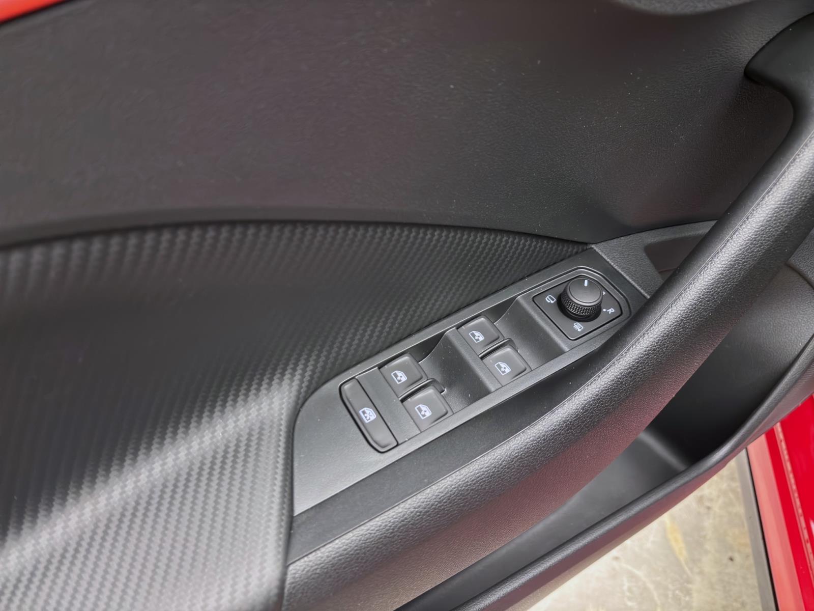 Skoda Kamiq MONTE CARLO DSG AHK PANO NAV KAM 18 WINTER+ MATRIX