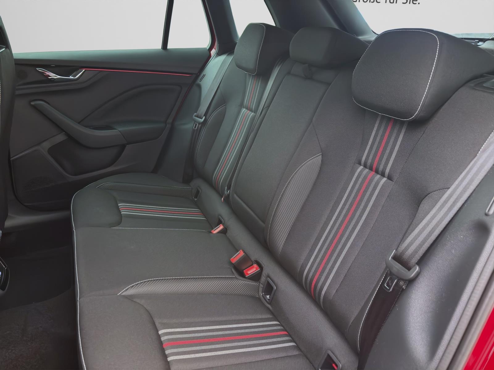 Skoda Kamiq MONTE CARLO DSG AHK PANO NAV KAM 18 WINTER+ MATRIX