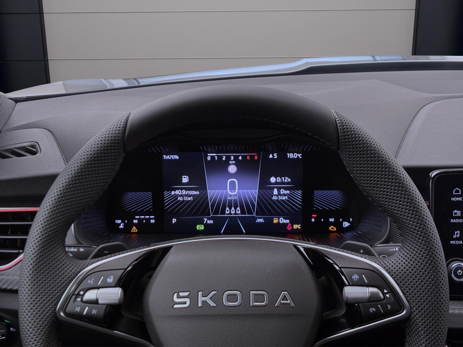 Skoda Kamiq MONTE CARLO DSG PANO MATRIX KAM 17 SMARTL.