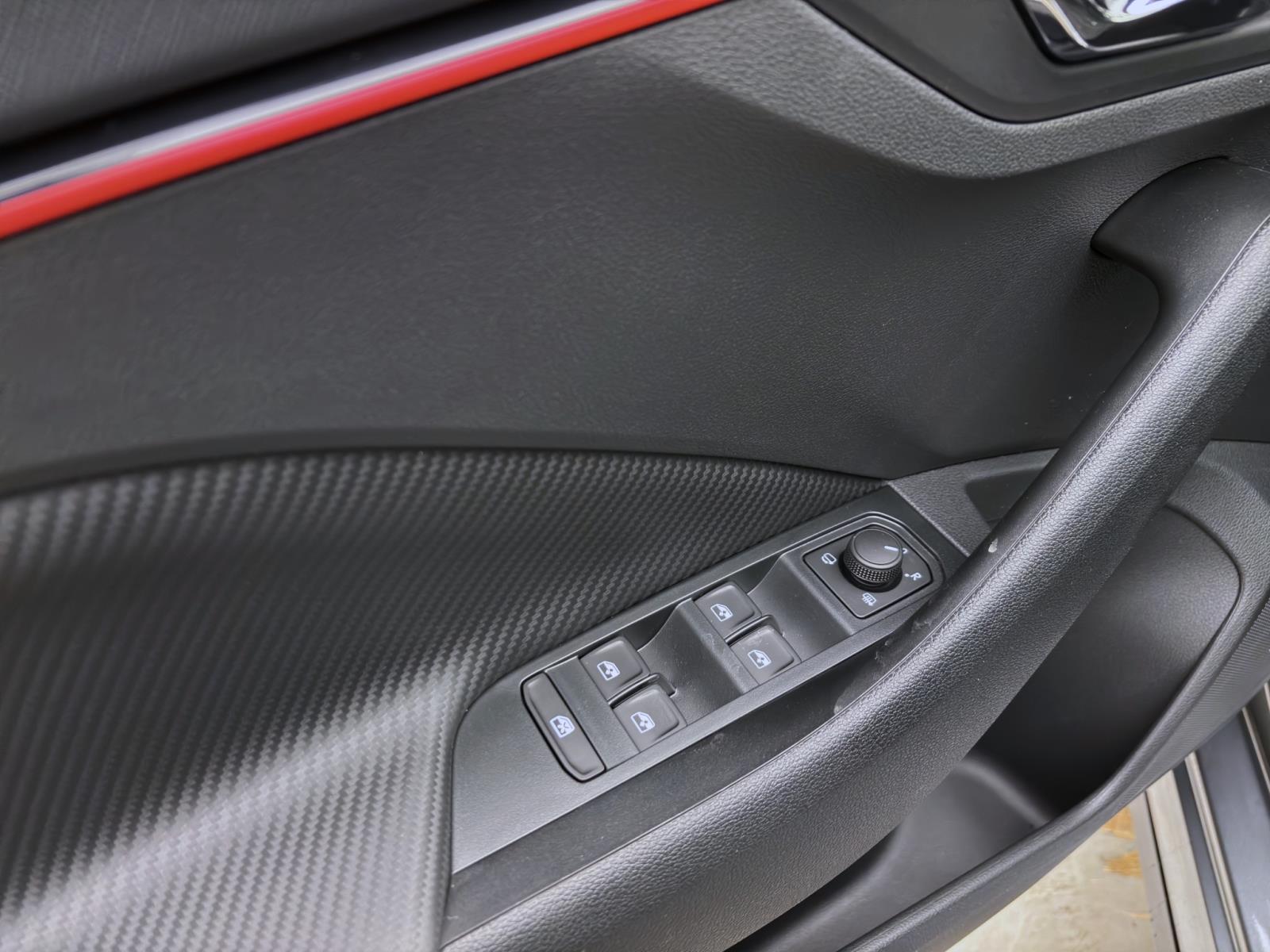 Skoda Kamiq MONTE CARLO DSG PANO MATRIX KAM 17 SMARTL.