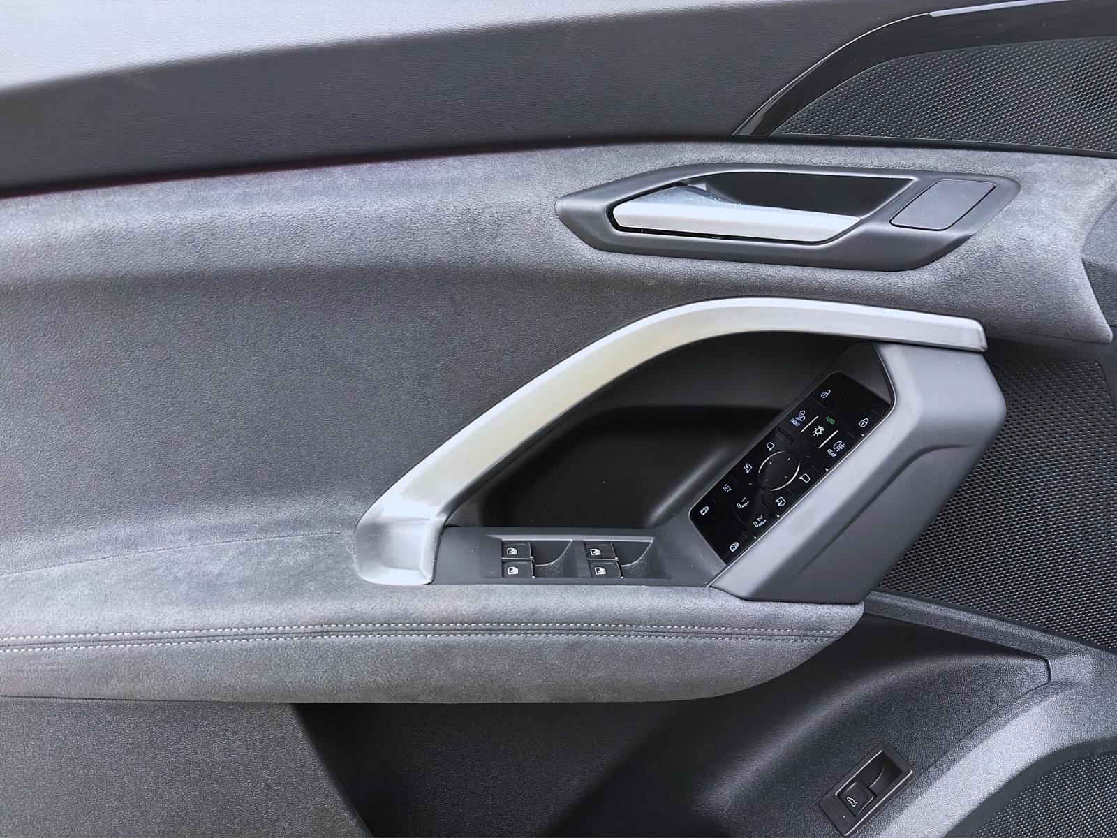 Bild 9: Audi Q5 SUV TDI quattro 150 kW S tronic LM20 AHK NAVI+