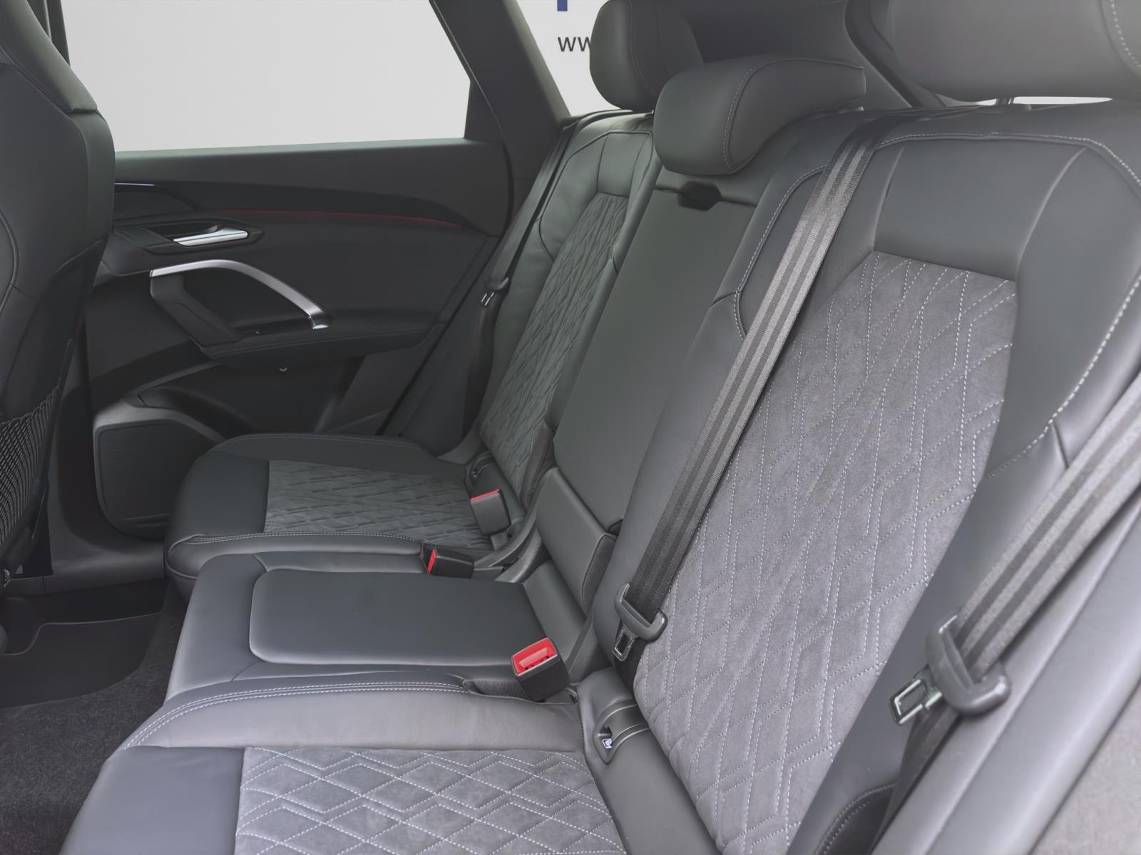 Bild 14: Audi Q5 SUV TDI quattro 150 kW S tronic LM20 AHK NAVI+