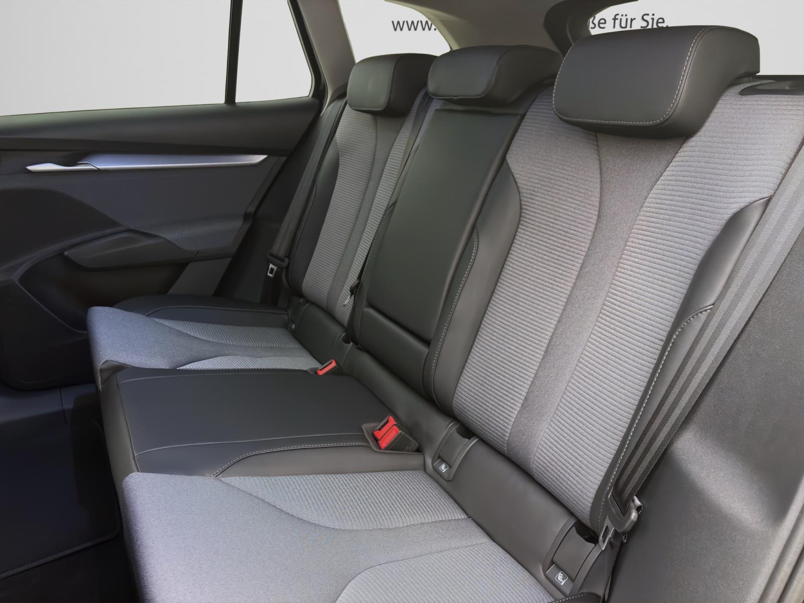 Skoda ENYAQ iV 85 CLEVER AHK 20 pACC NAV KAM WÄRMEP. WINTER-P.
