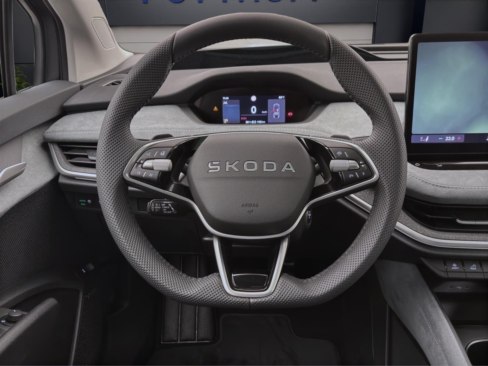 Skoda ENYAQ iV 85X NEUES MODELL MAXX AHK 21 PANO pACC WÄRMEP. WINTER-P.