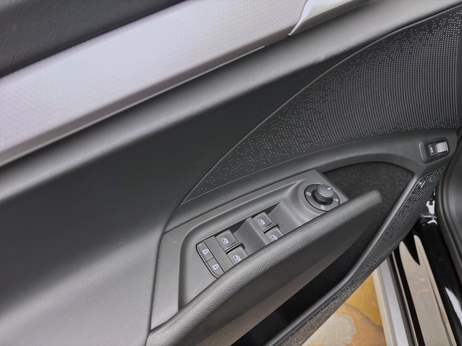 Skoda ENYAQ iV 85 NEUES MODELL MAXX AHK PANO 21 360° pACC CANTON