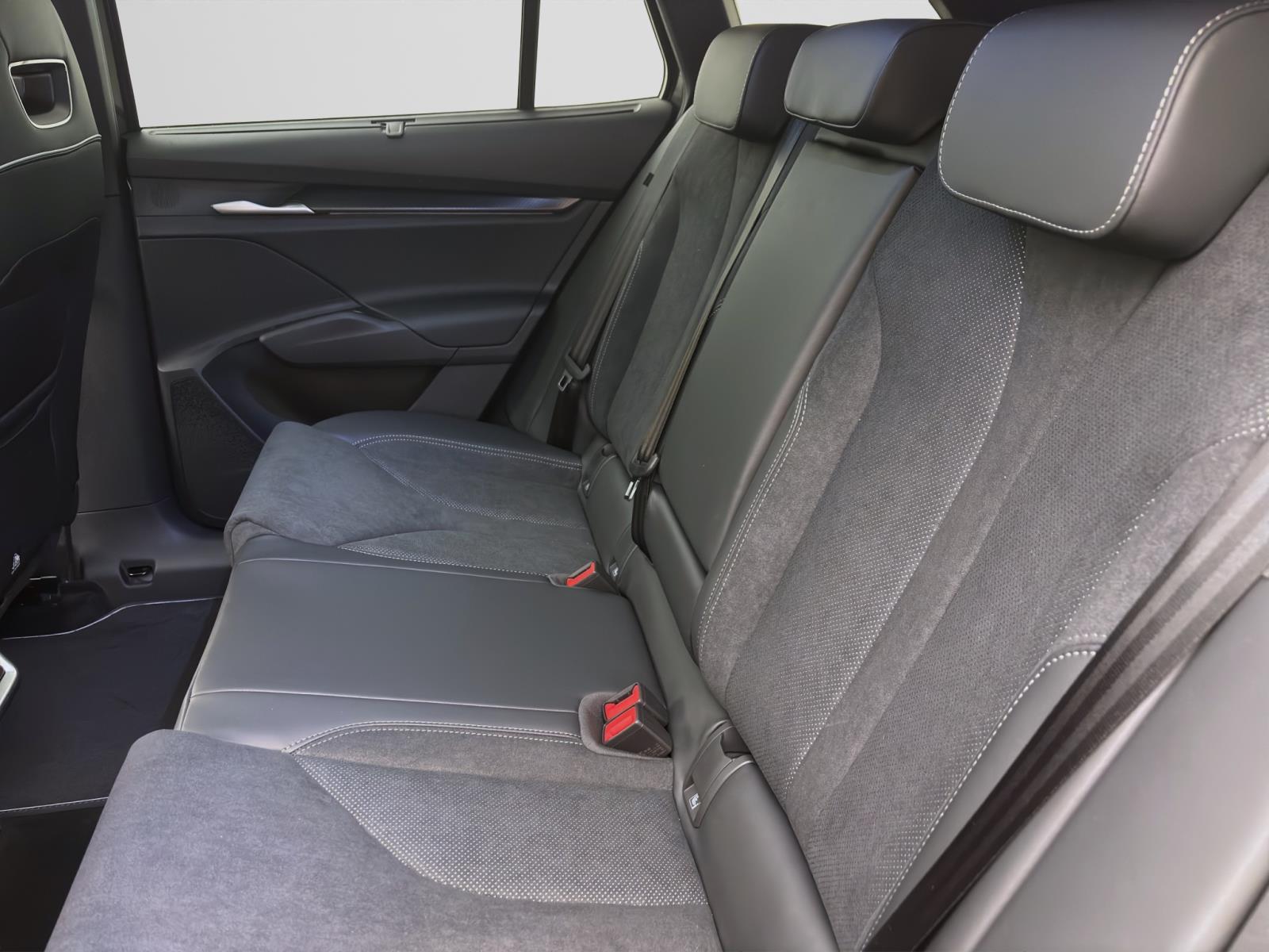 Skoda ENYAQ iV 85X SPORTLINE 4X4 MAXX AHK PANO WINTER 21 360° WÄRMEP