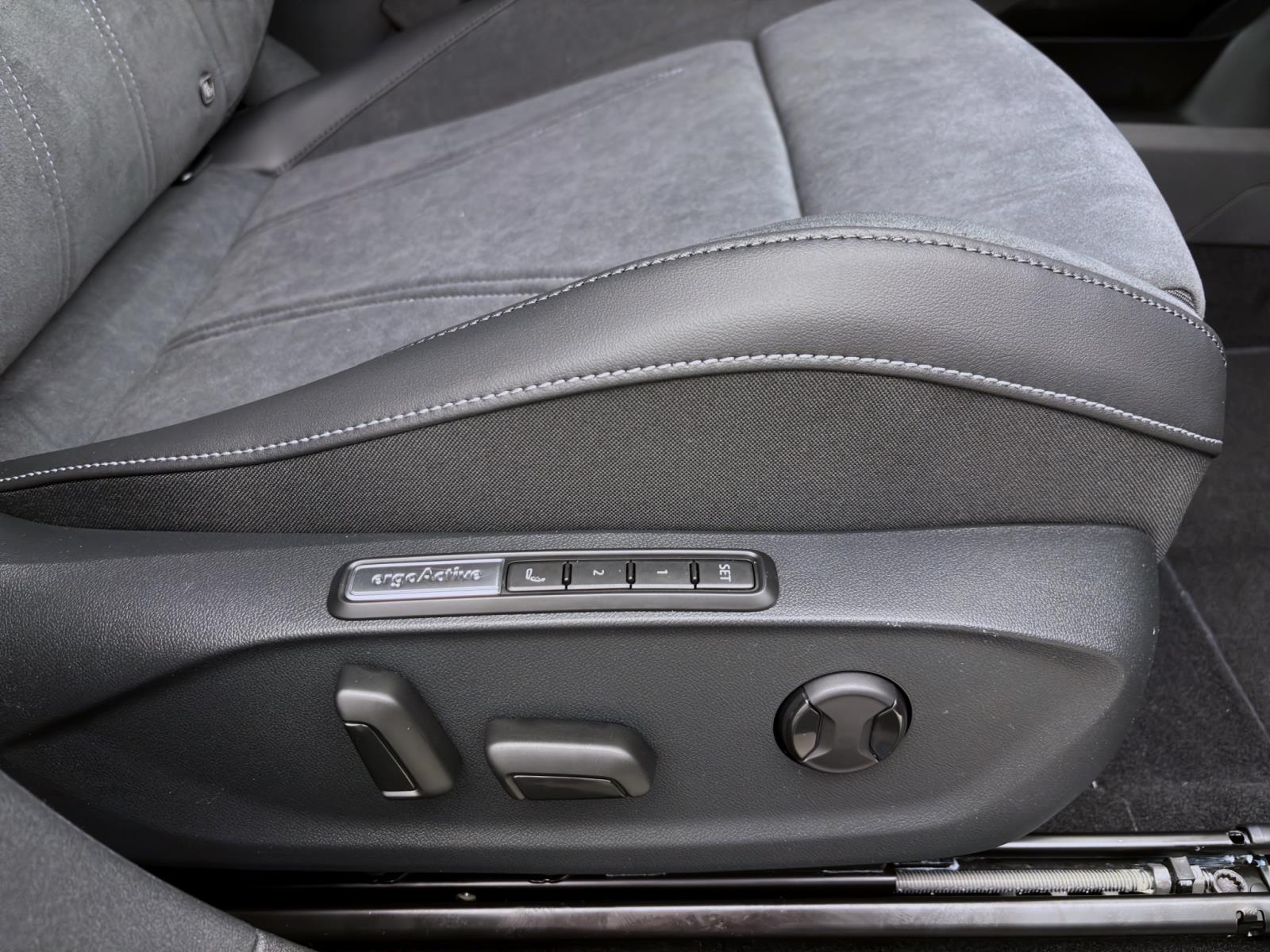Volkswagen ID.7 PRO S LED NAVI HuD AHK LM19