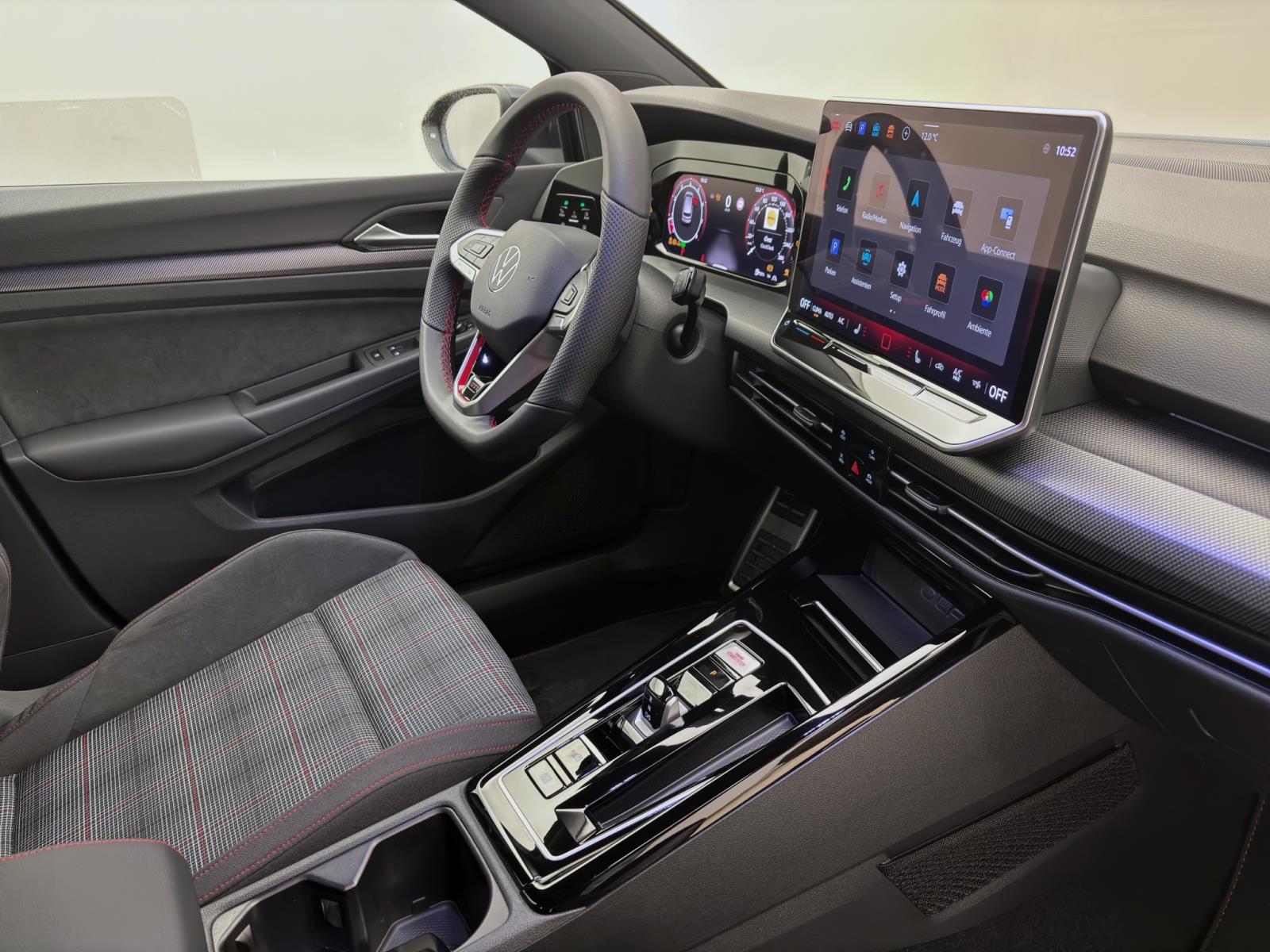 Volkswagen Golf GTI 2.0 TSI DSG