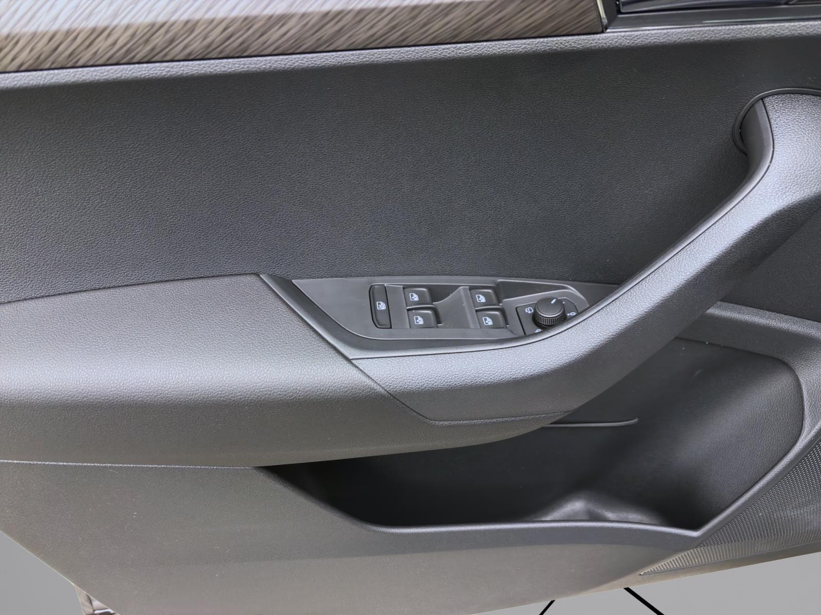 Bild 9: Skoda Karoq TOUR DSG AHK ASSISTENZ+ WINTER+ KOMFORTNAV