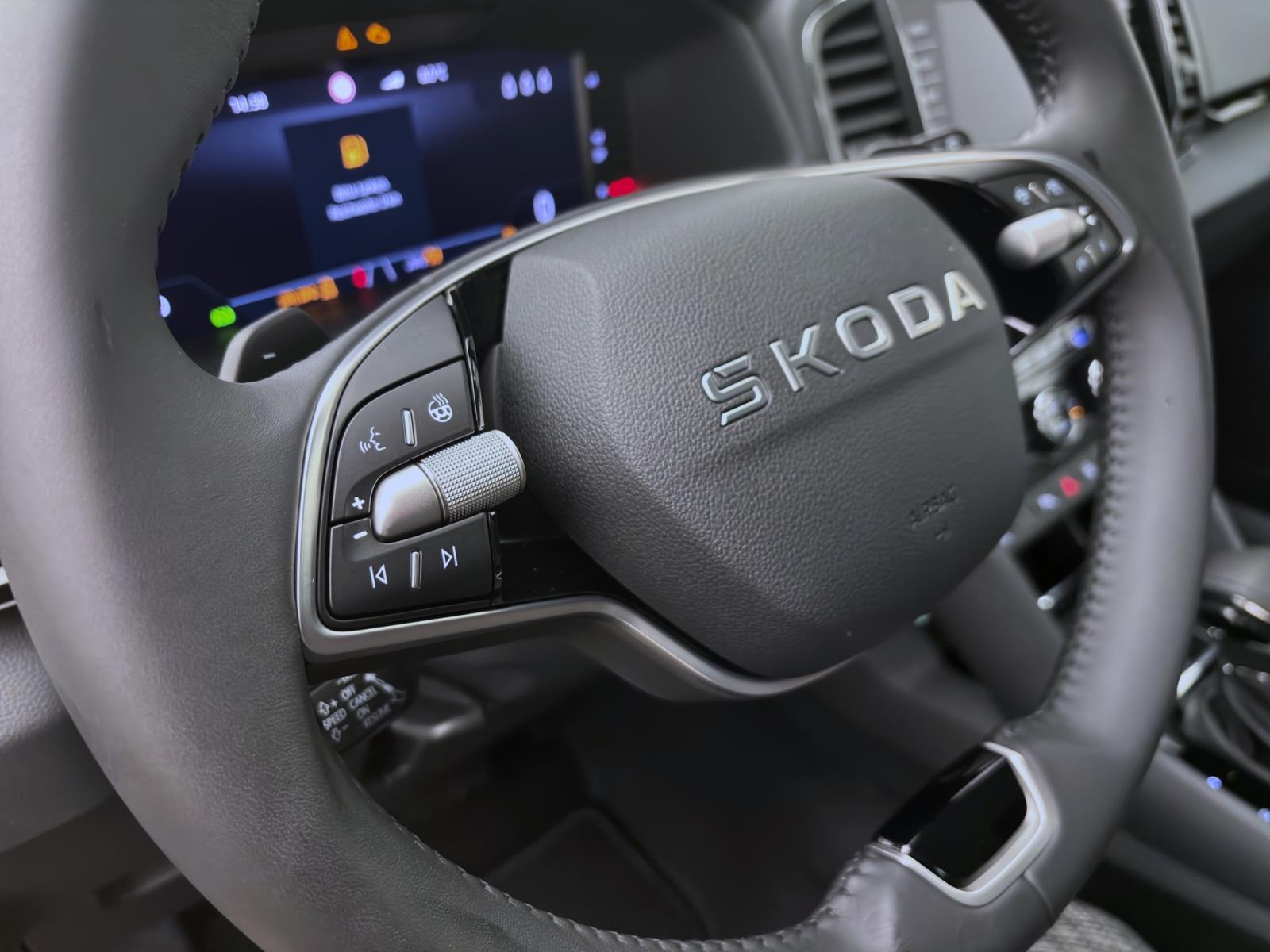 Bild 11: Skoda Karoq TOUR DSG AHK ASSISTENZ+ WINTER+ KOMFORTNAV