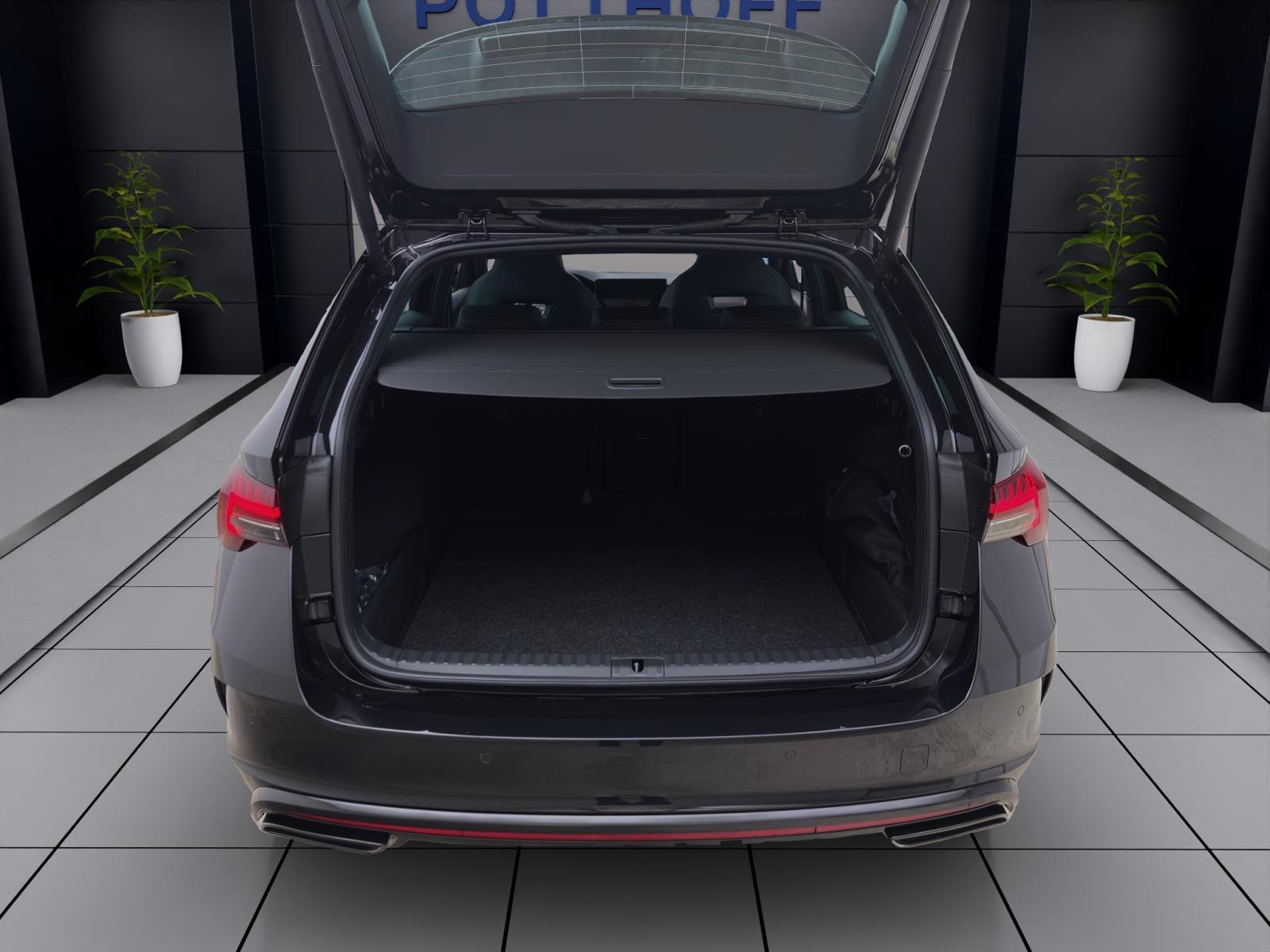 Skoda Octavia COMBI RS AHK PANO STANDH 360° DCC CANTON WINTER-P.