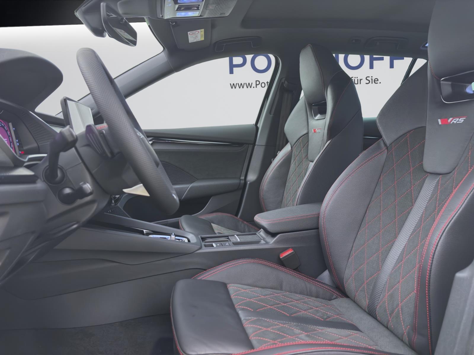 Skoda Octavia COMBI RS AHK PANO STANDH 360° DCC CANTON WINTER-P.