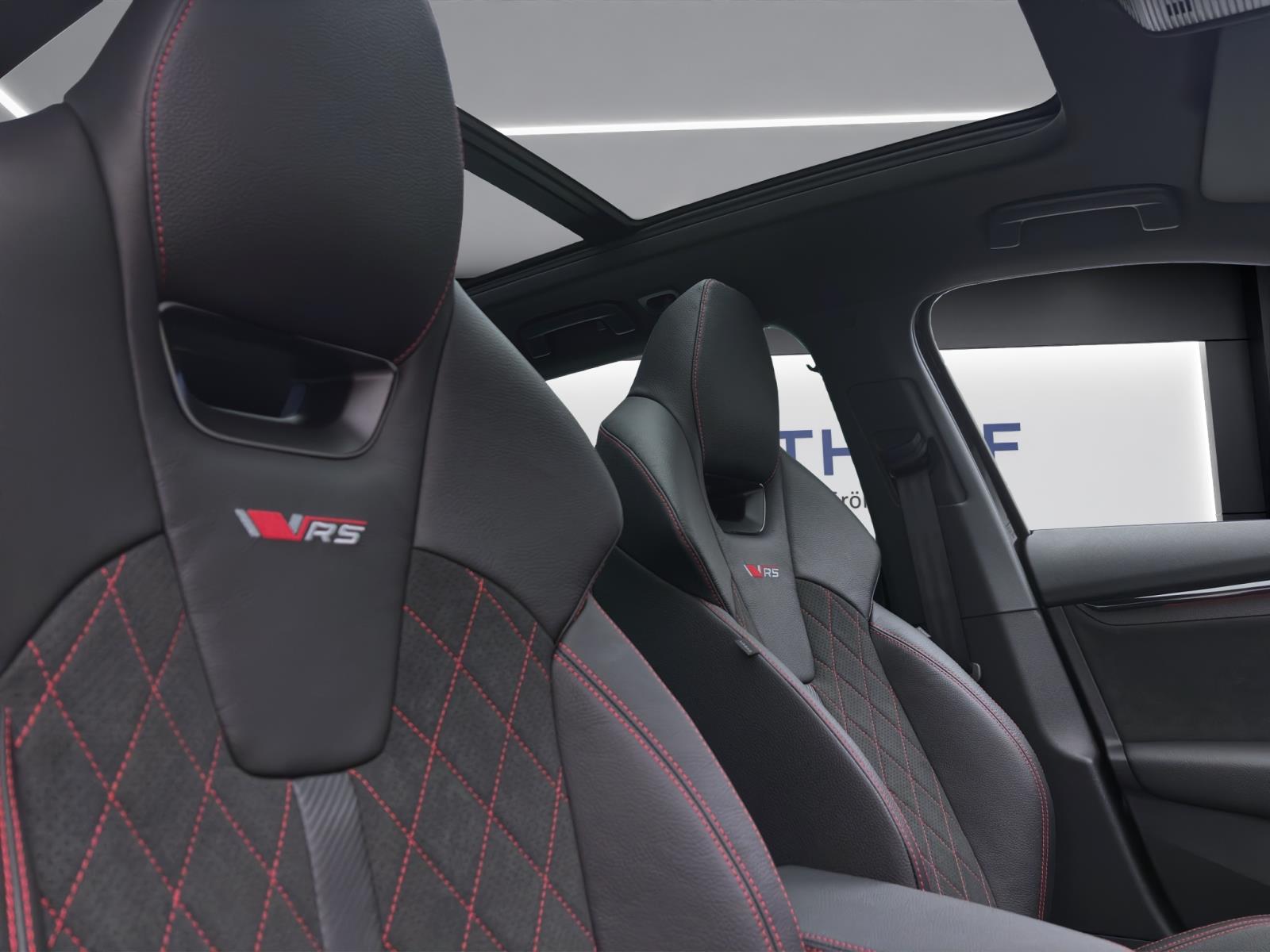 Skoda Octavia COMBI RS AHK PANO STANDH 360° DCC CANTON WINTER-P.