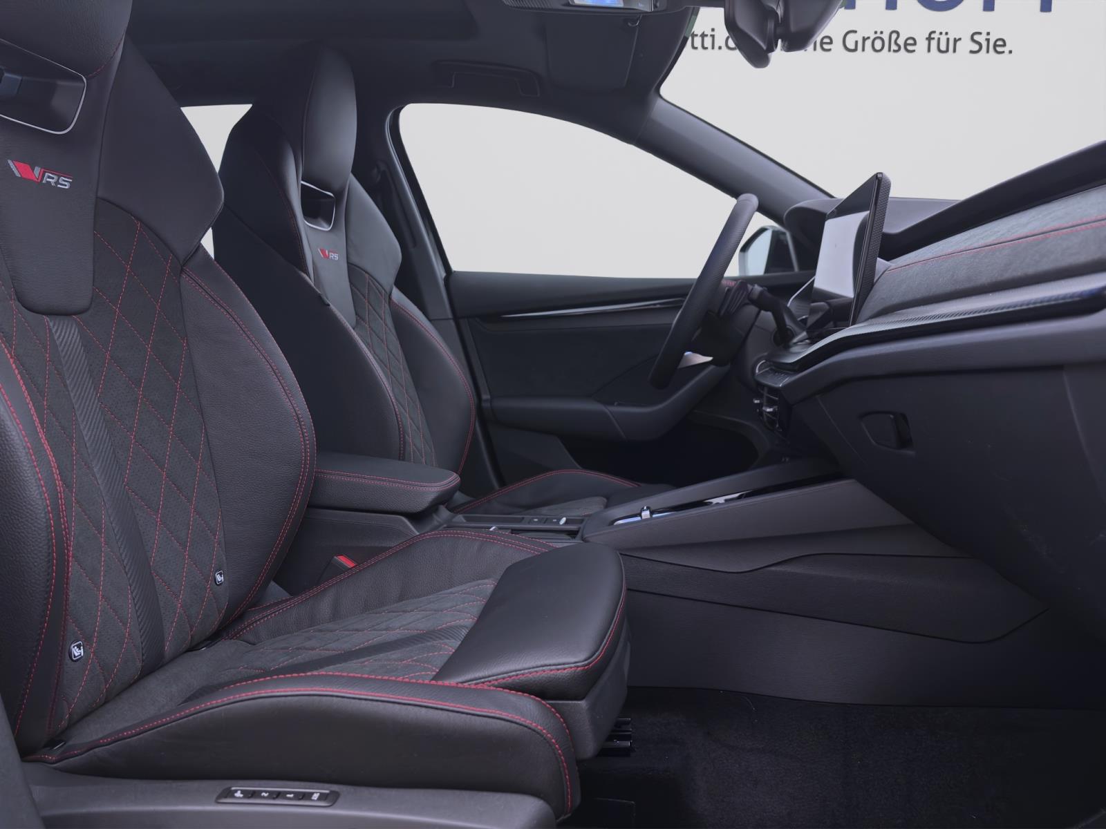 Skoda Octavia COMBI RS AHK PANO STANDH 360° DCC CANTON WINTER-P.