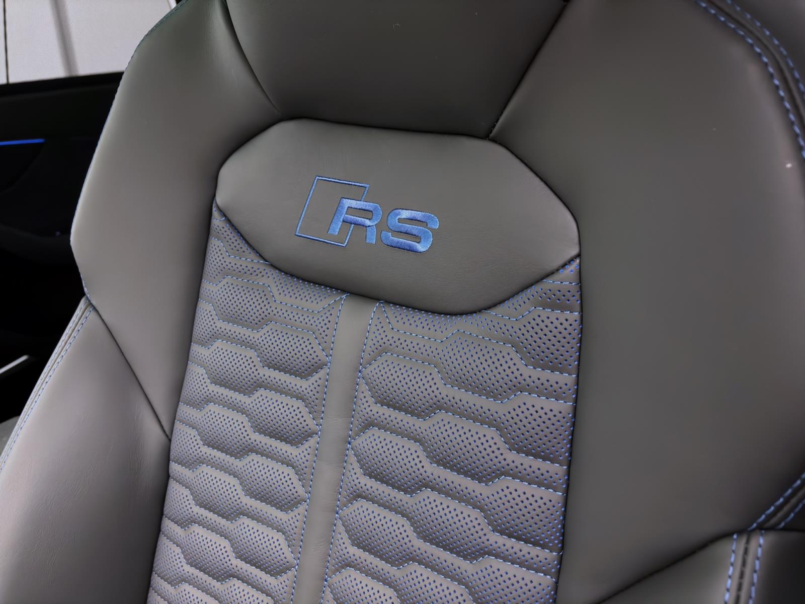 Audi RSQ8 SUV performance 471(640) kW(PS) tiptronic