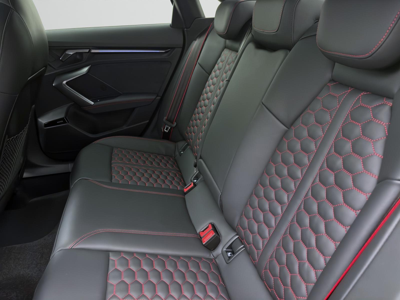 Audi RS3 Limousine 294(400) kW(PS) S tronic