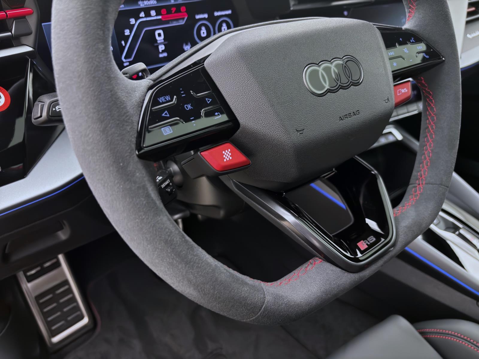 Audi RS3 Limousine 294(400) kW(PS) S tronic
