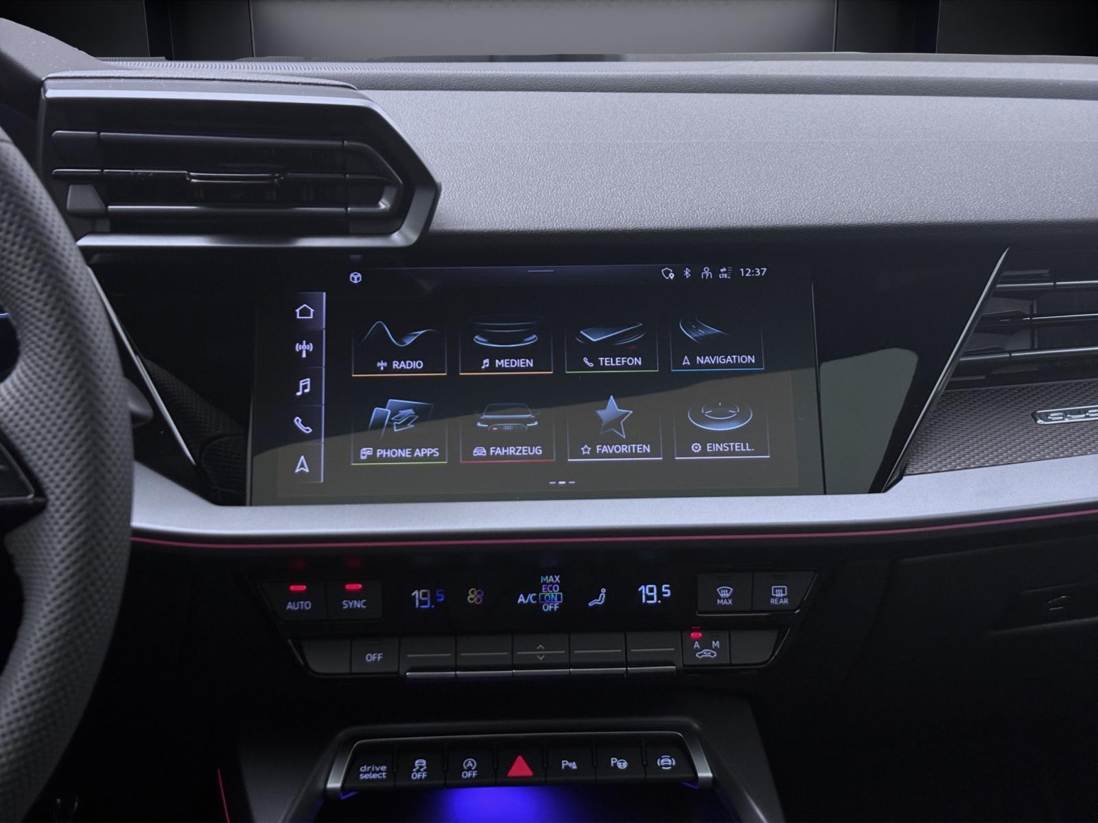 Audi RS3 Limousine 294(400) kW(PS) S tronic