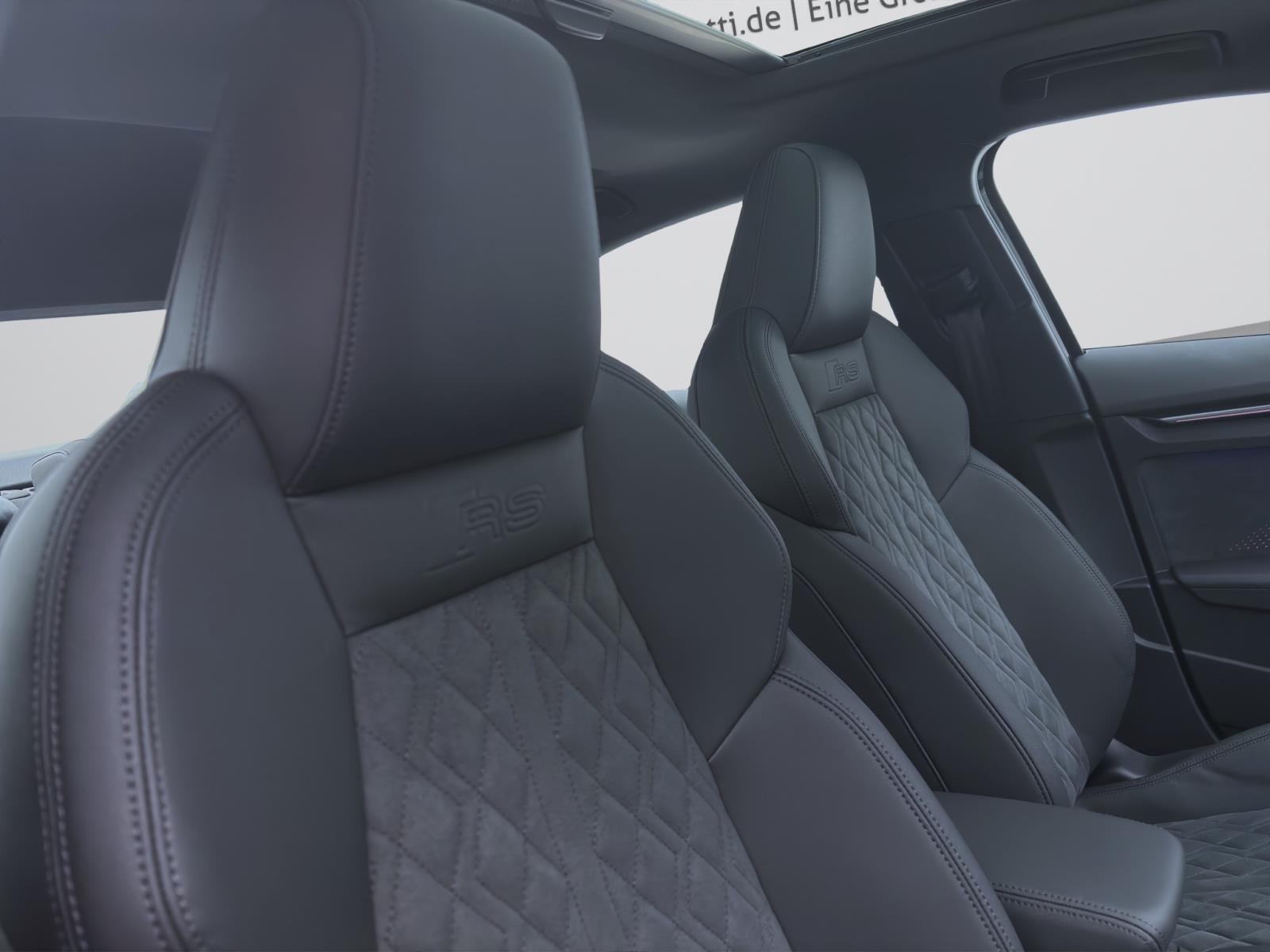 Audi RS3 Limousine 294(400) kW(PS) S tronic