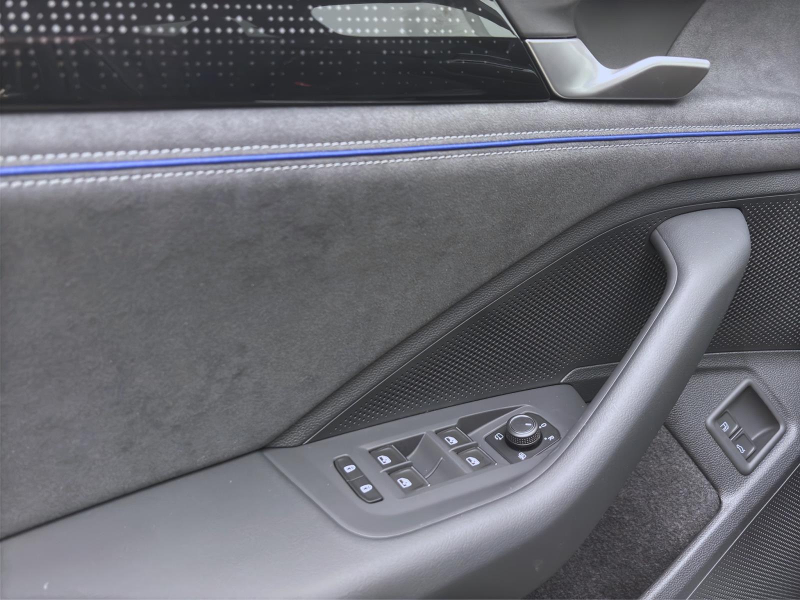 Bild 9: Volkswagen Passat R-Line 1.5 TSI eHybrid