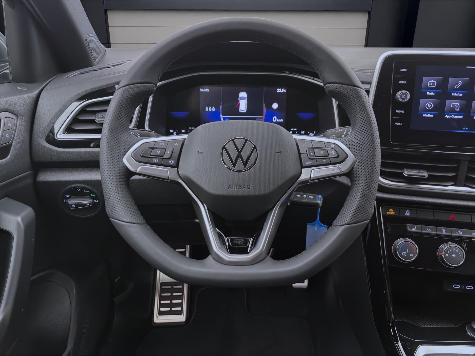 Volkswagen T-Roc 1.0 TSI R-LINE KAMERA PDC SITZHZG ACC