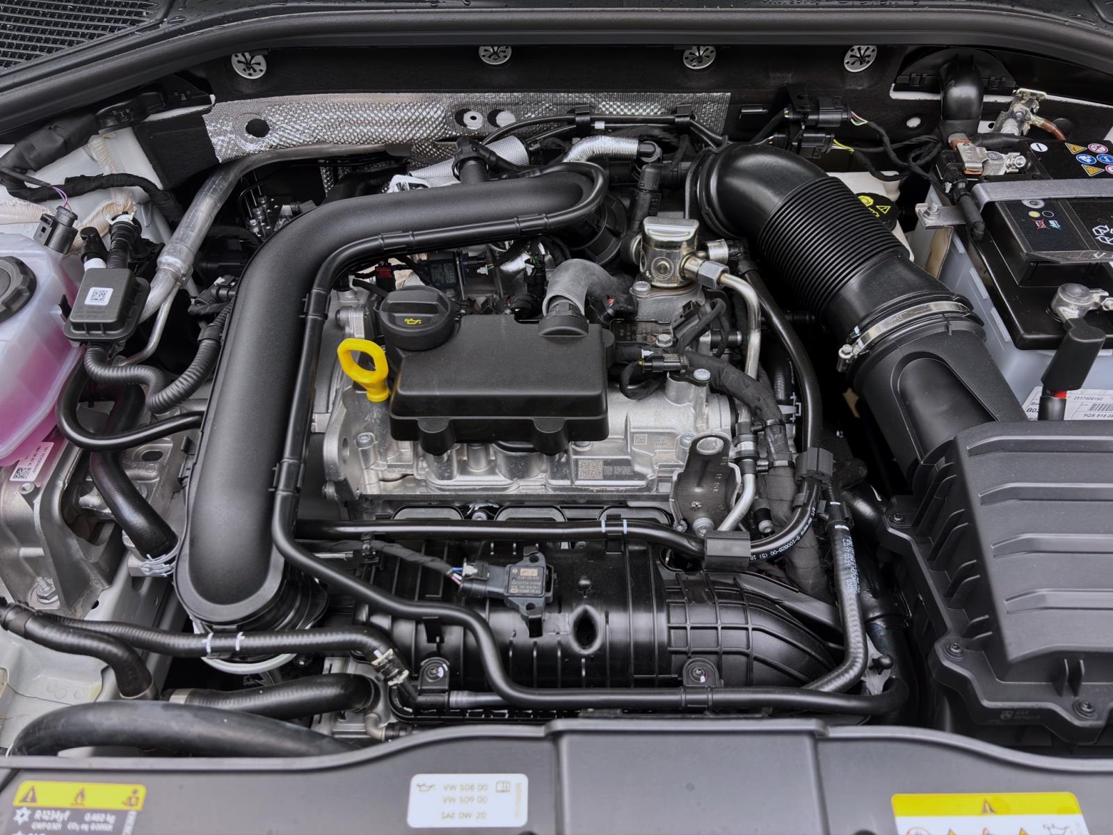 Volkswagen T-Roc 1.0 TSI R-LINE KAMERA PDC SITZHZG ACC