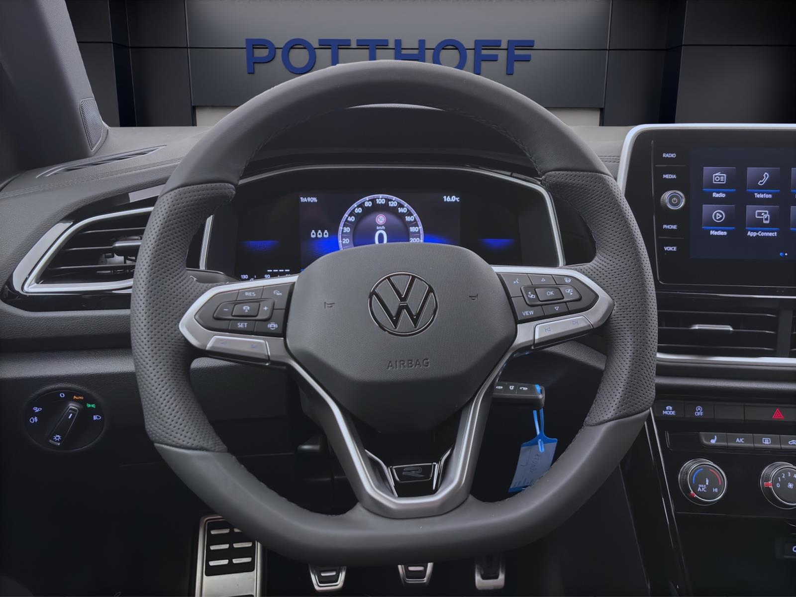 Volkswagen T-Roc 1.0 TSI R-LINE KAMERA PDC SITZHZG ACC