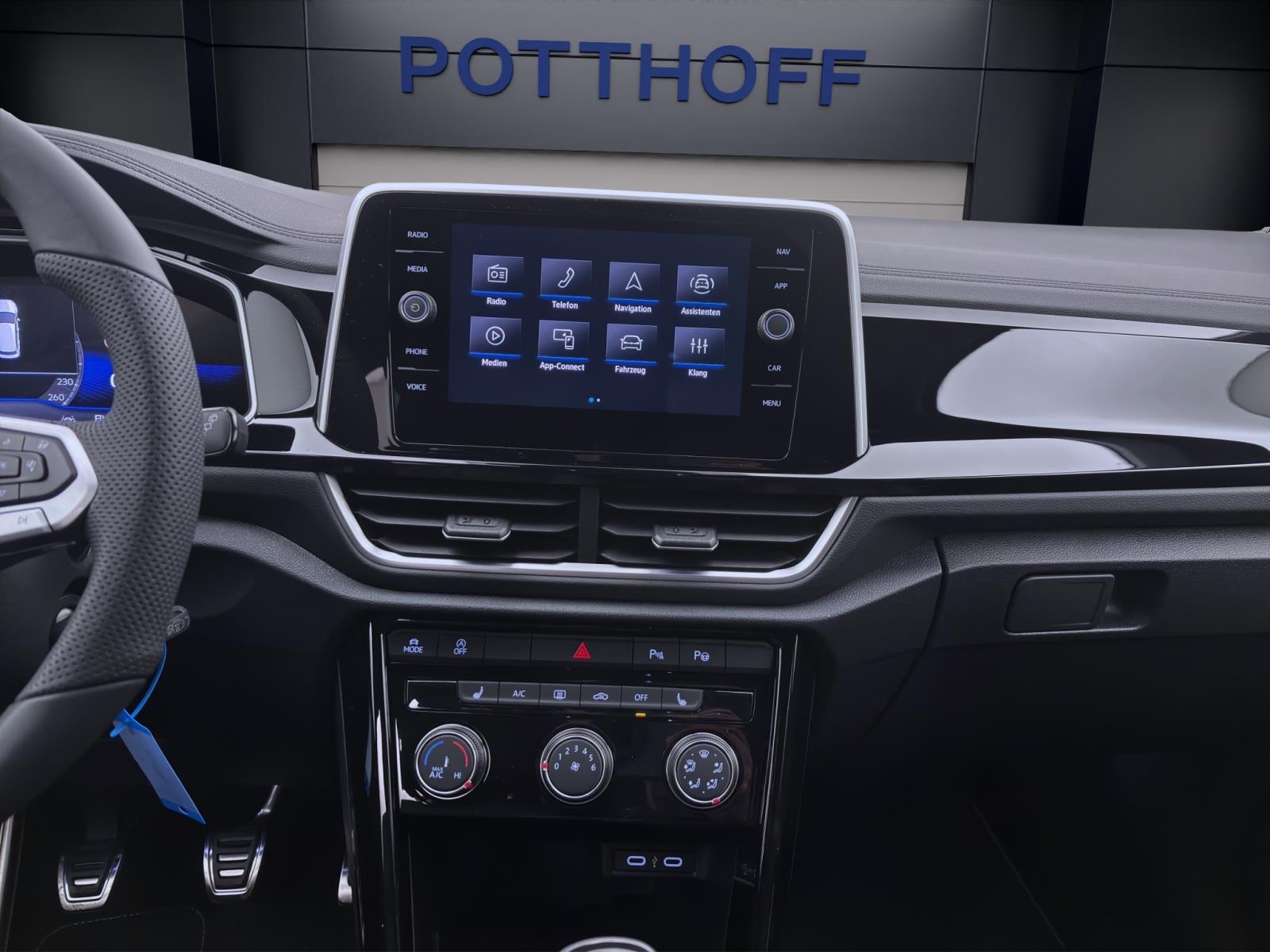 Volkswagen T-Roc 1.0 TSI R-LINE PDC LED KAMERA SITZHZG